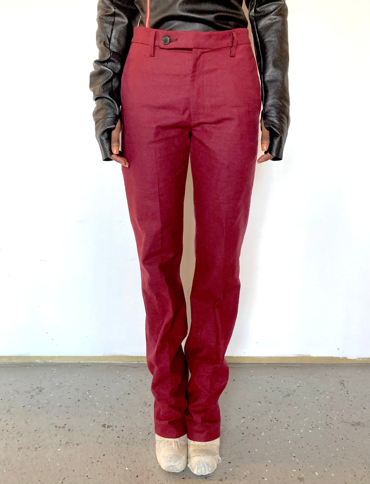 KNG13 || FEMME - CLASSIC SLIM PANTS || 100% COATED LINEN - MAROON