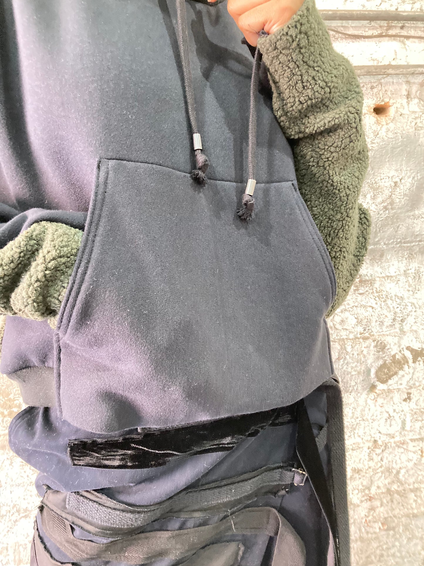 21.2 .5 FAULTED SHOULDER || 420 || CROPPED HOODIE - GREEN + BLACK