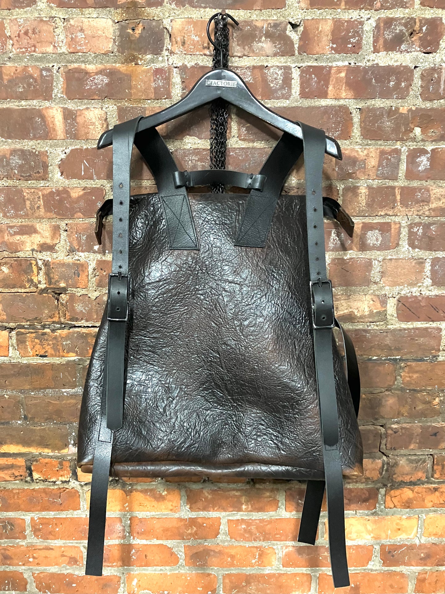 SS23 SLIM PROFILE BACKPACK - LATTICE