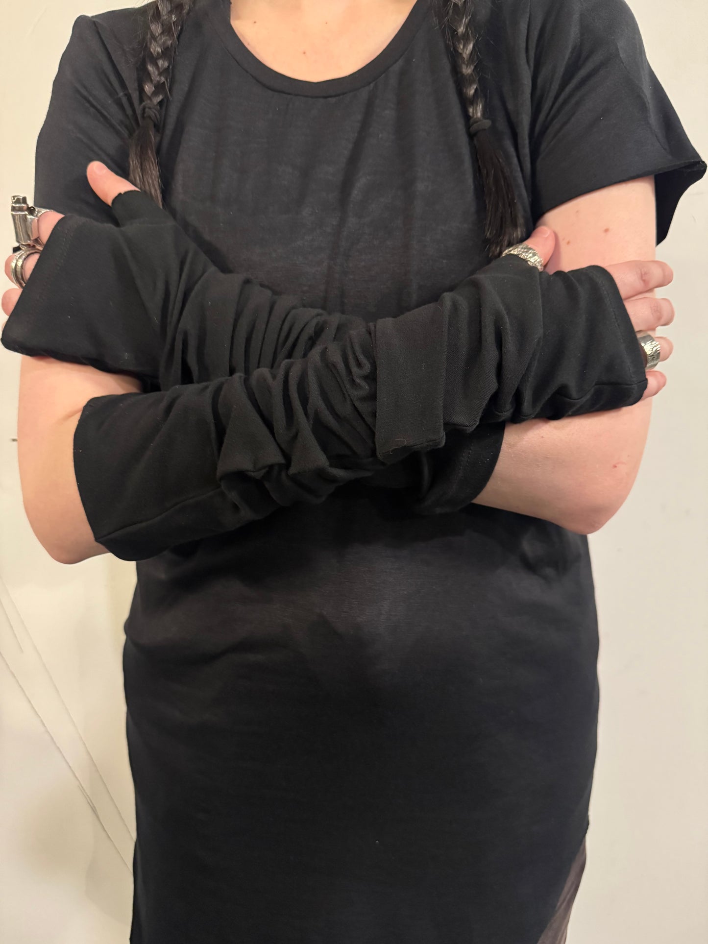 ZB- A  || CONNECTED CIRCLE  GAUNTLETS || OD BLACK + BLACK COTTON