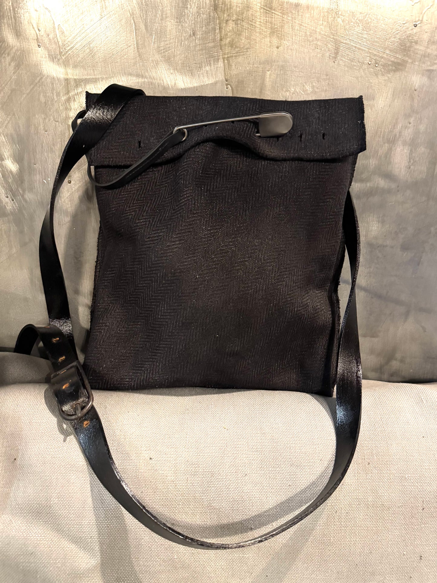 ZB - BG|| LECTER ||  BLACK LINEN + LAMB