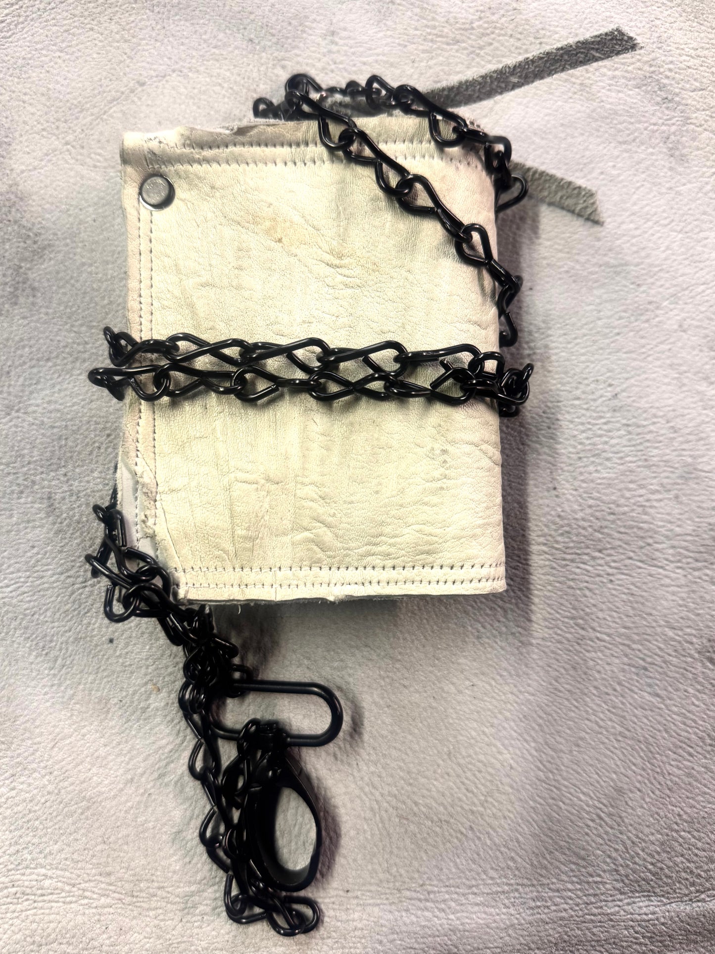 ZB-A  || ZB BLACK JACK + HOOK WALLET - WHITE || HORSEHIDE