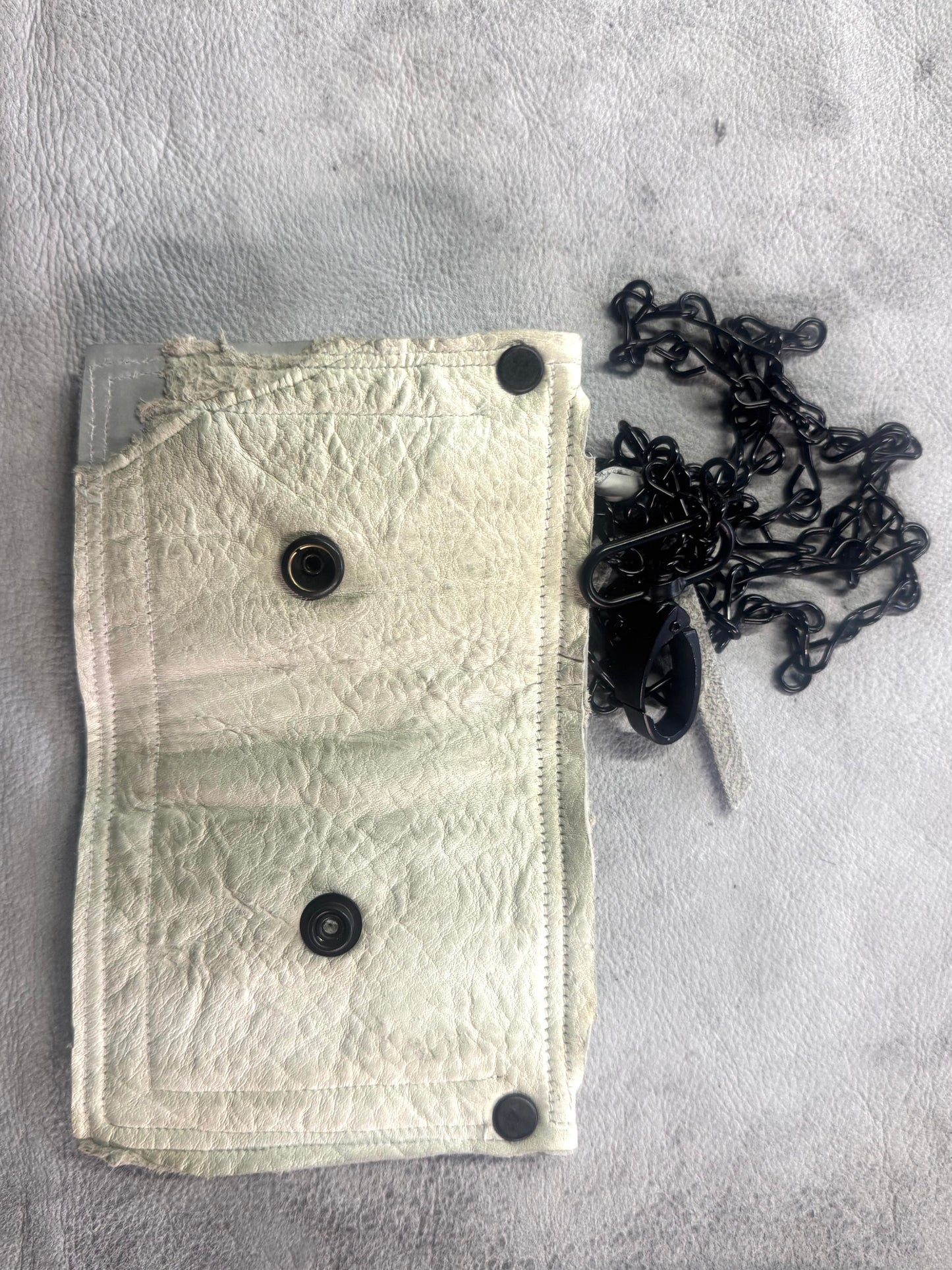 ZB-A  || ZB BLACK JACK + HOOK WALLET - WHITE || HORSEHIDE