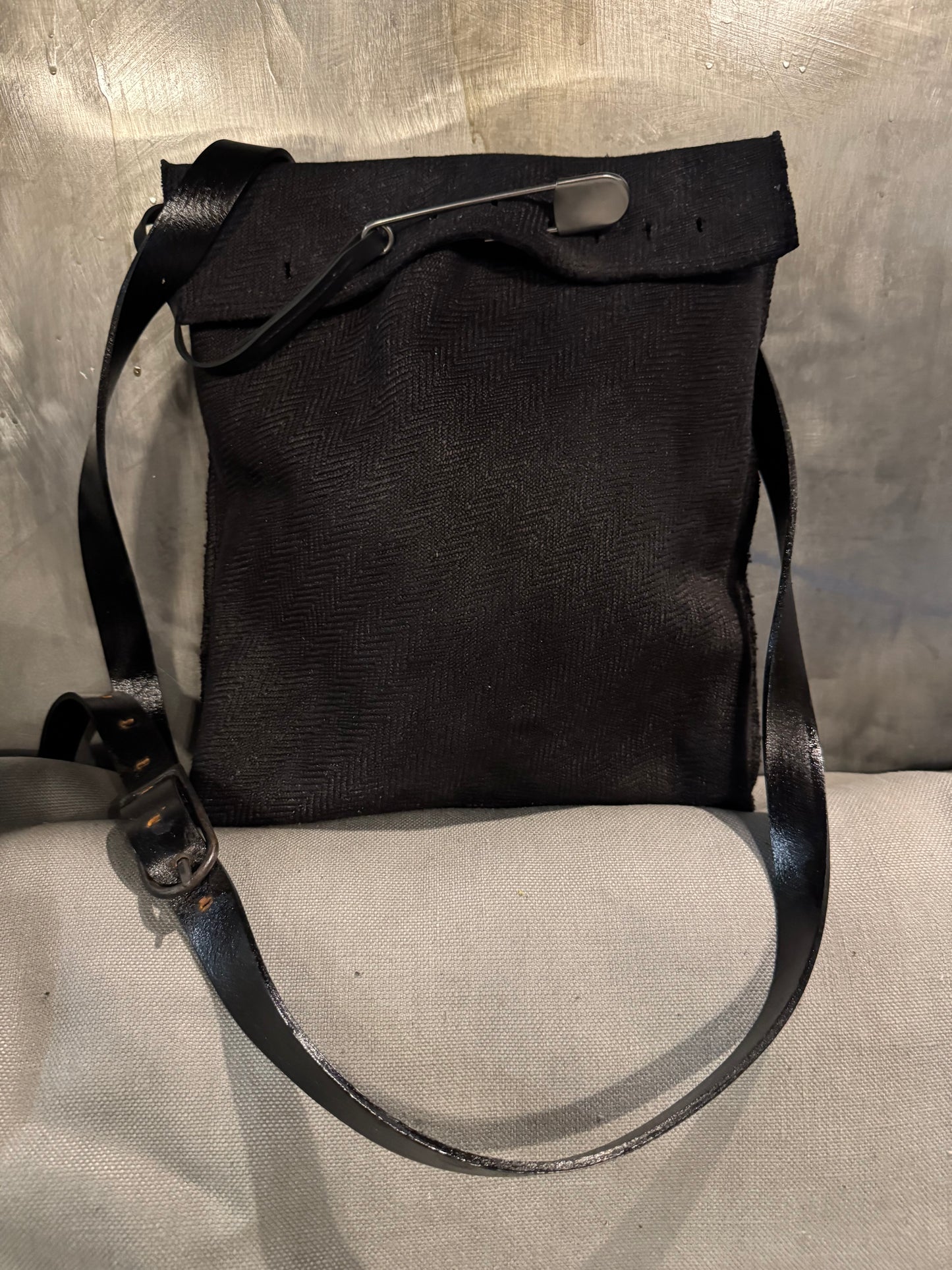 ZB - BG|| LECTER ||  BLACK LINEN + LAMB