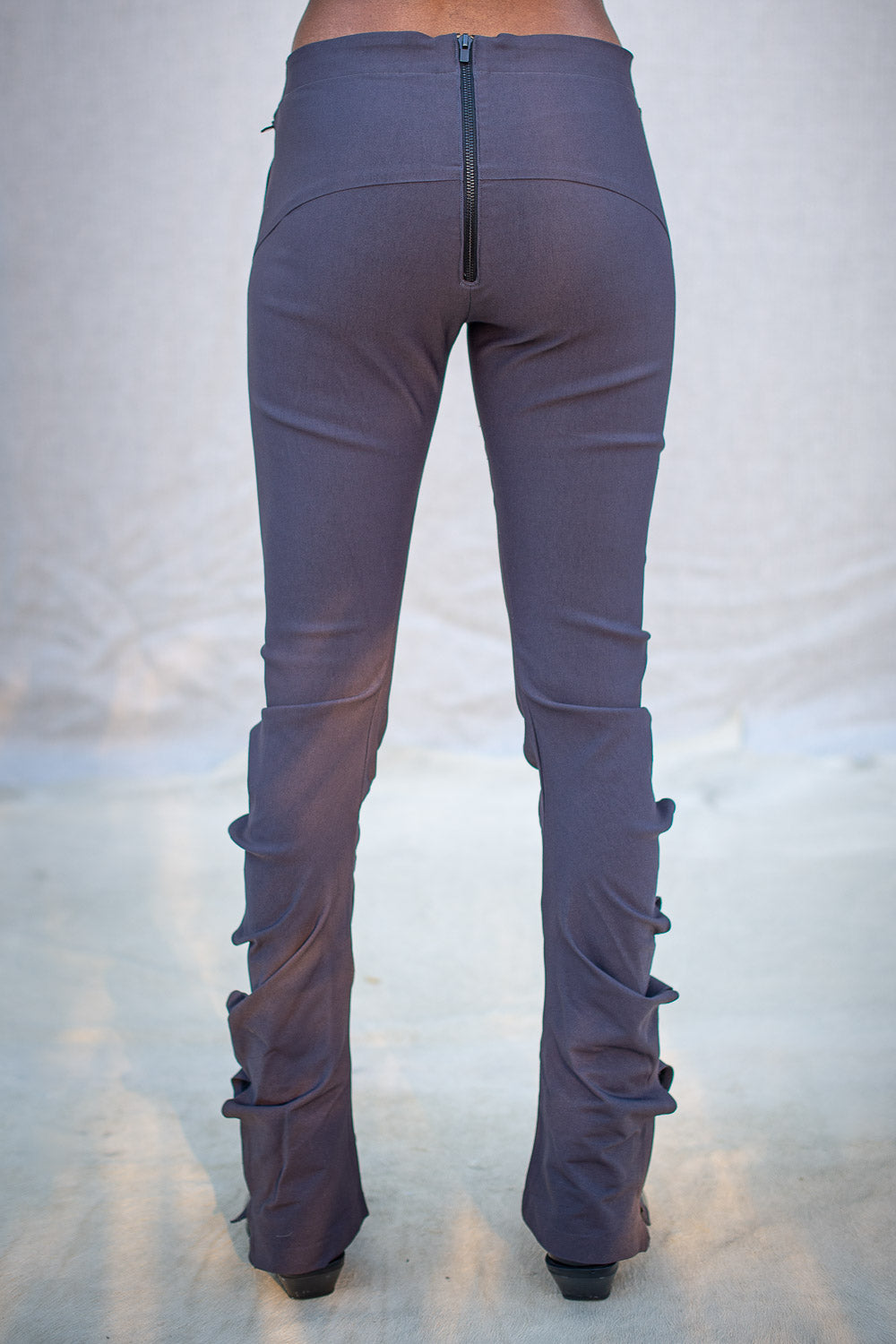 FW24 || OPEN SEAM DNA PANTS || GREY