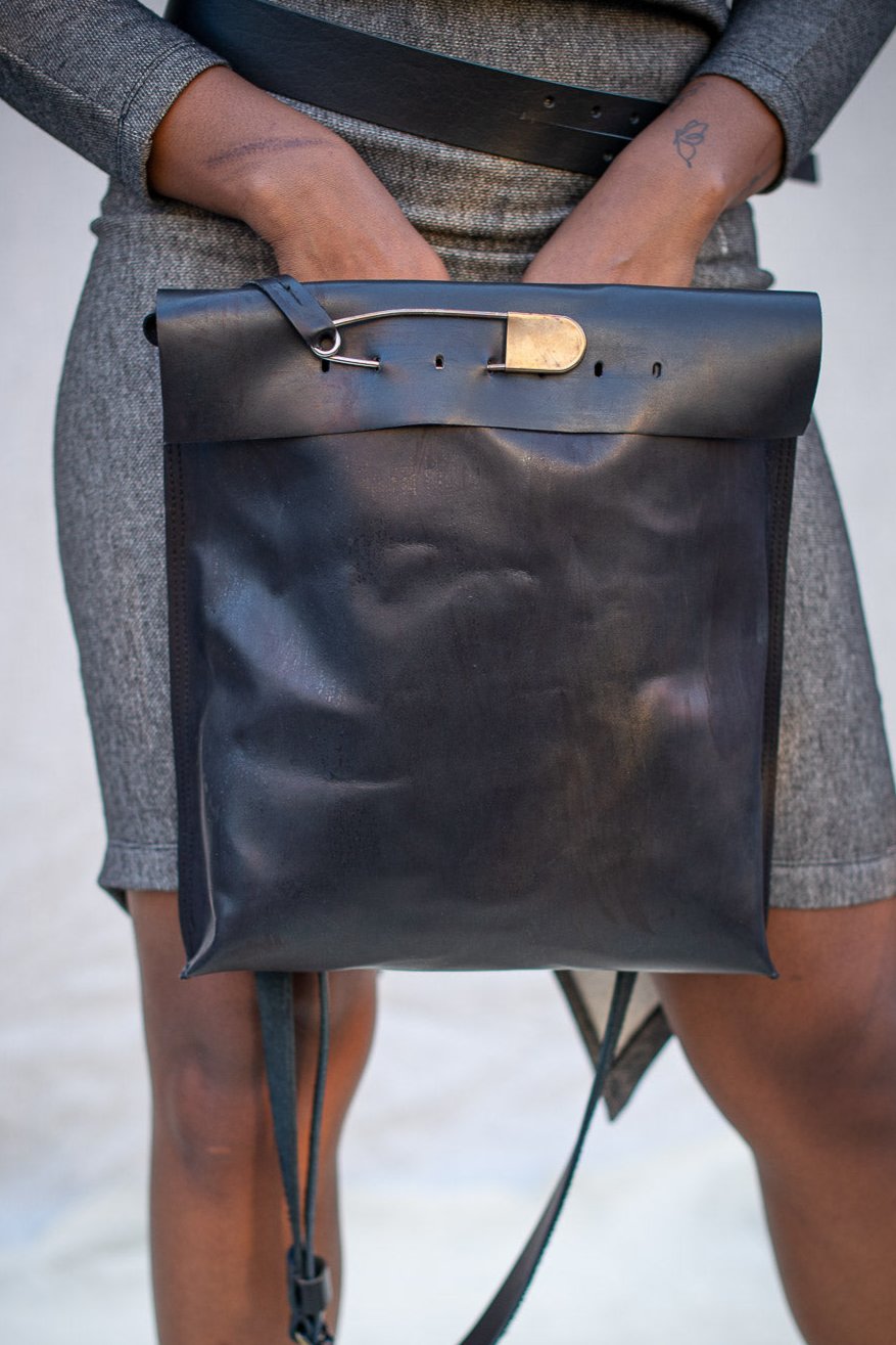 FW24 || LECTOR LEATHER BAG || BLACK HORSE