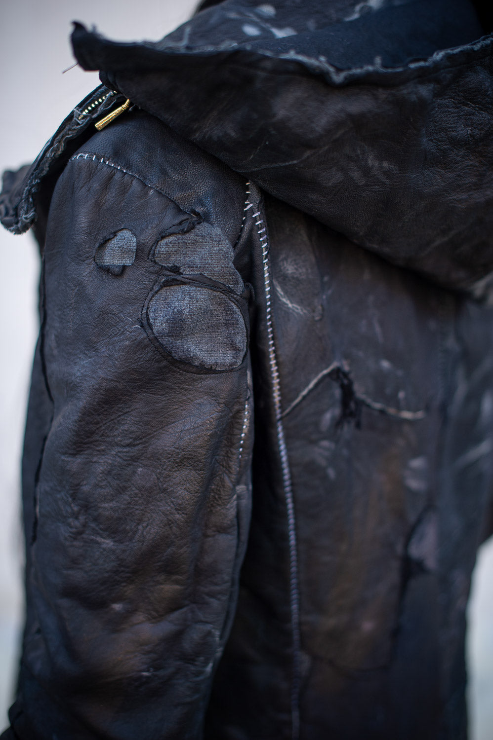 FW24 || ZIP-OFF HOOD UNLINED LEATHER COAT || BLACK MOONSTAR