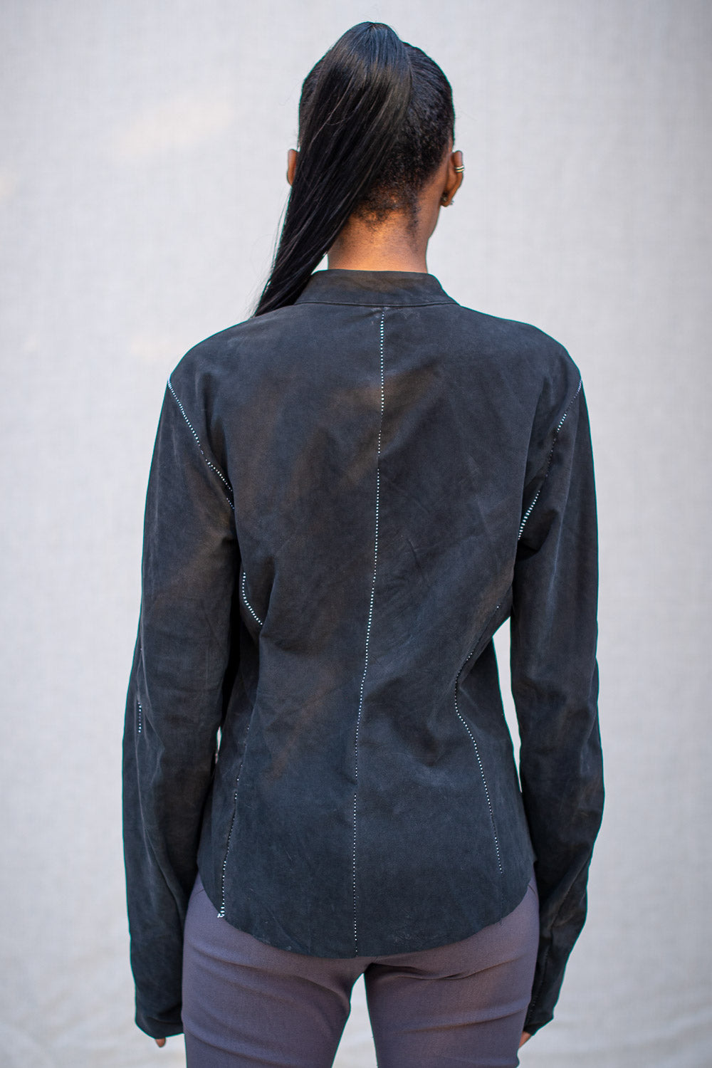 FW24 || OVERLOCKED LEATHER RAGLAN FRONT TOP || BLACK