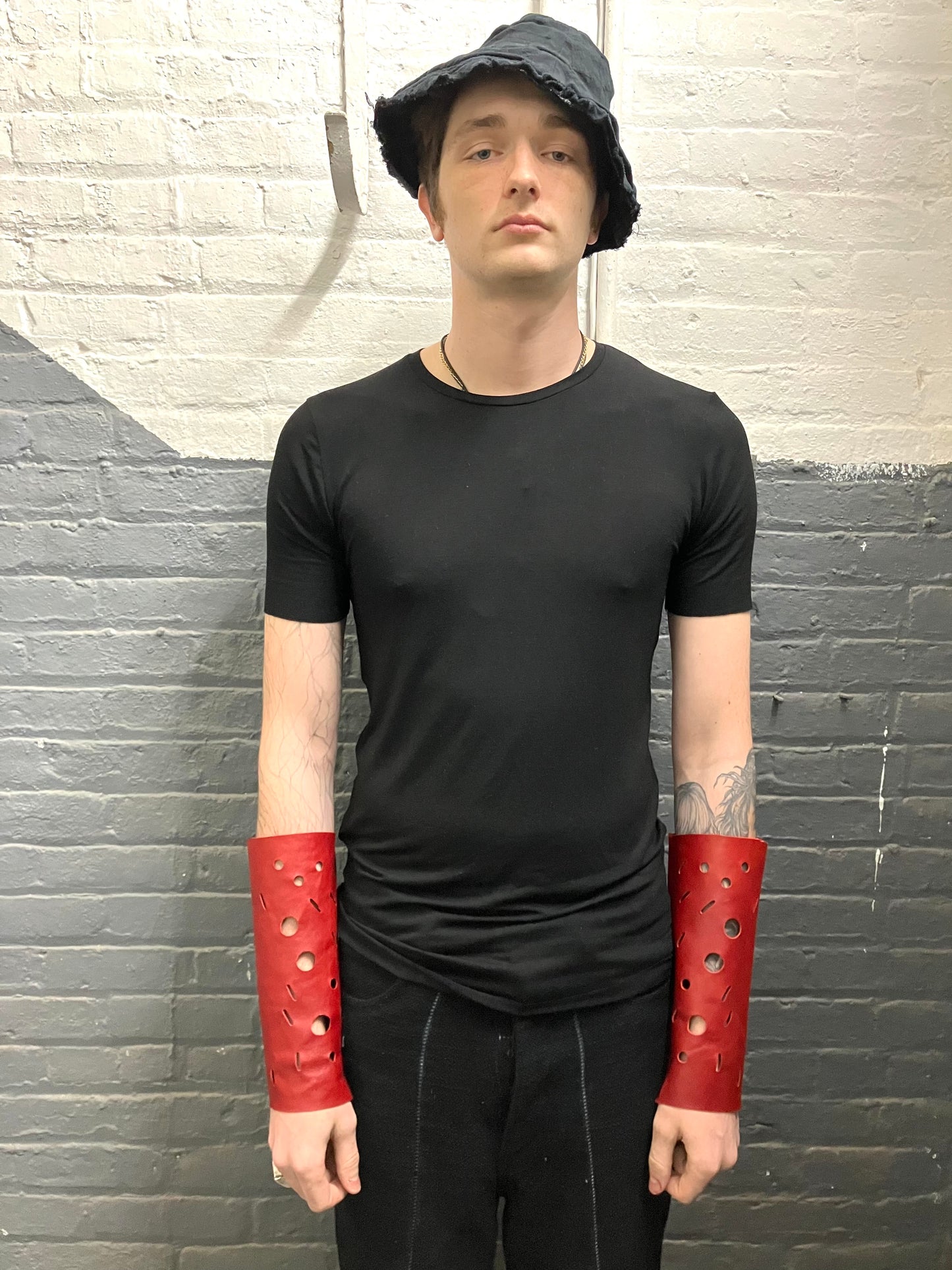 SS23 || PUNCHED ARM BANDS - RED