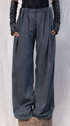 SS23 FEMME || PICKED PLEAT PANTS - CHARCOAL DYED