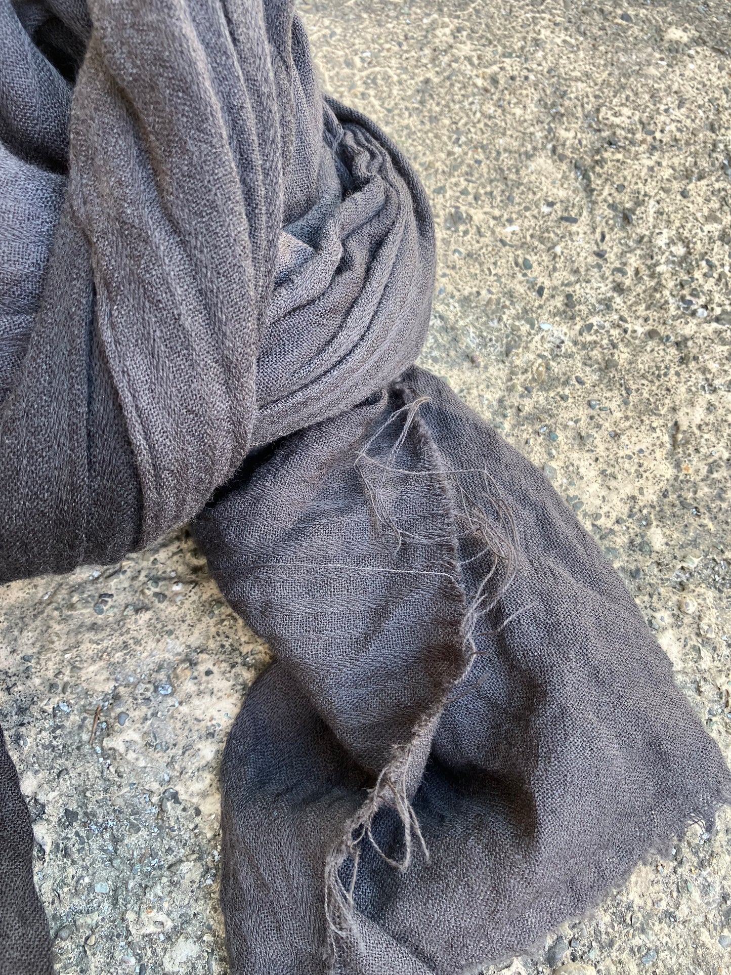 BF23 - KNG13 || CHARCOAL DYED WOOL SCARF