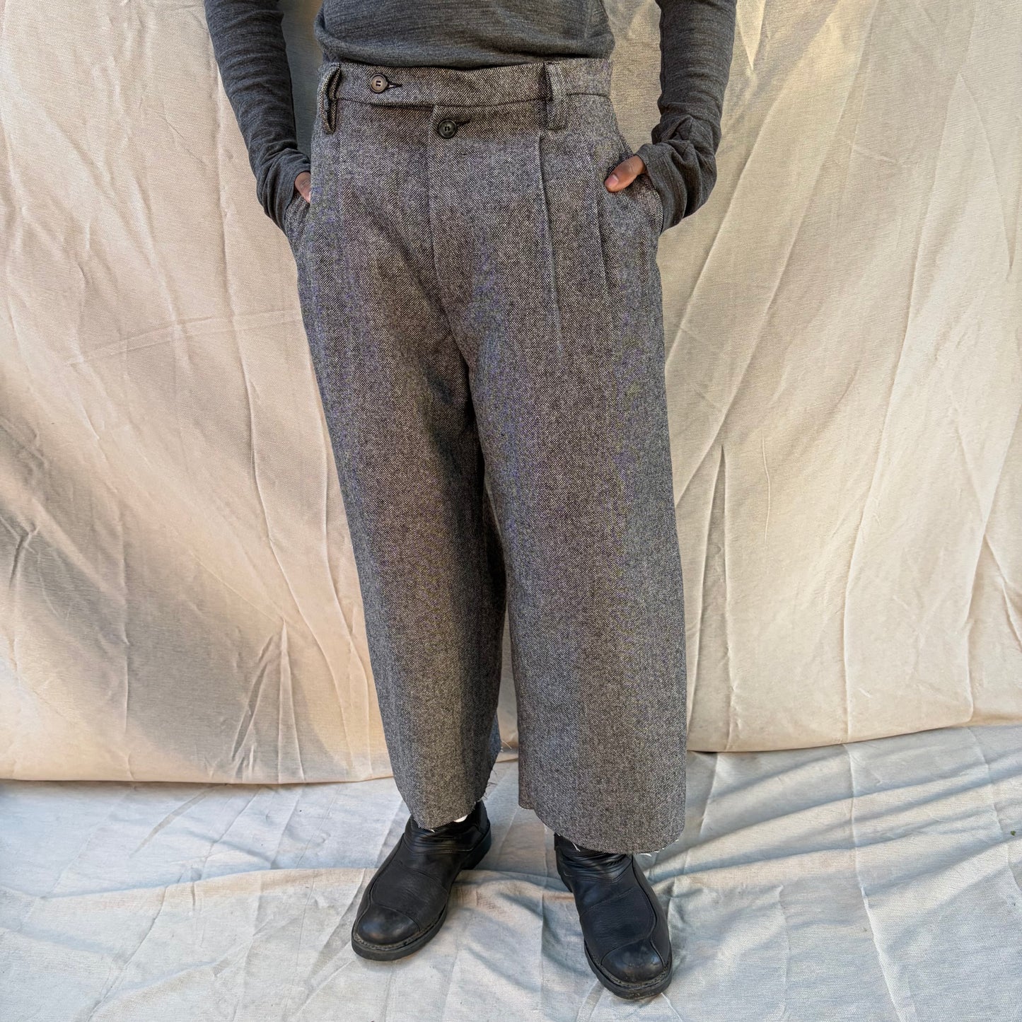 FW25 || TAILORED CROPPED PANTHEON PANTS|| 100% WOOL - SPECKLED GREY