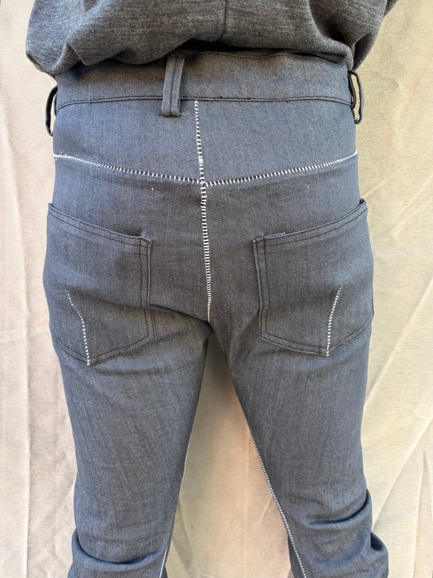 FW25 ||  BOOT CUT OVERLOCKED  DNA JEANS ||GREY