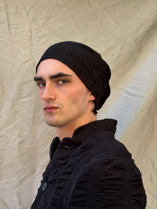 FW25 || LONG DOME BEANIE || BLACK TEXTURED