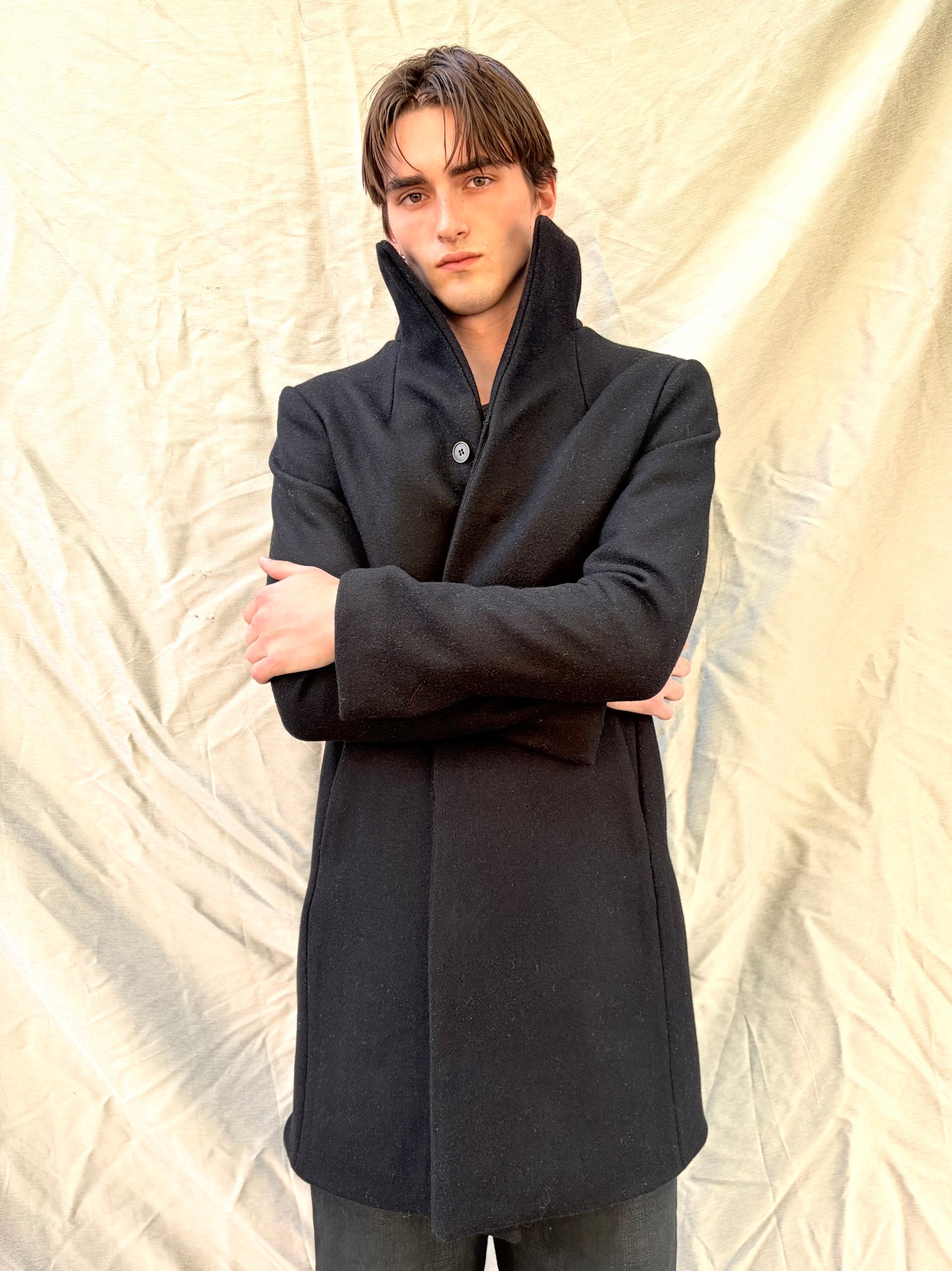 FW25 || RAZOR || 100% WOOL || BLACK