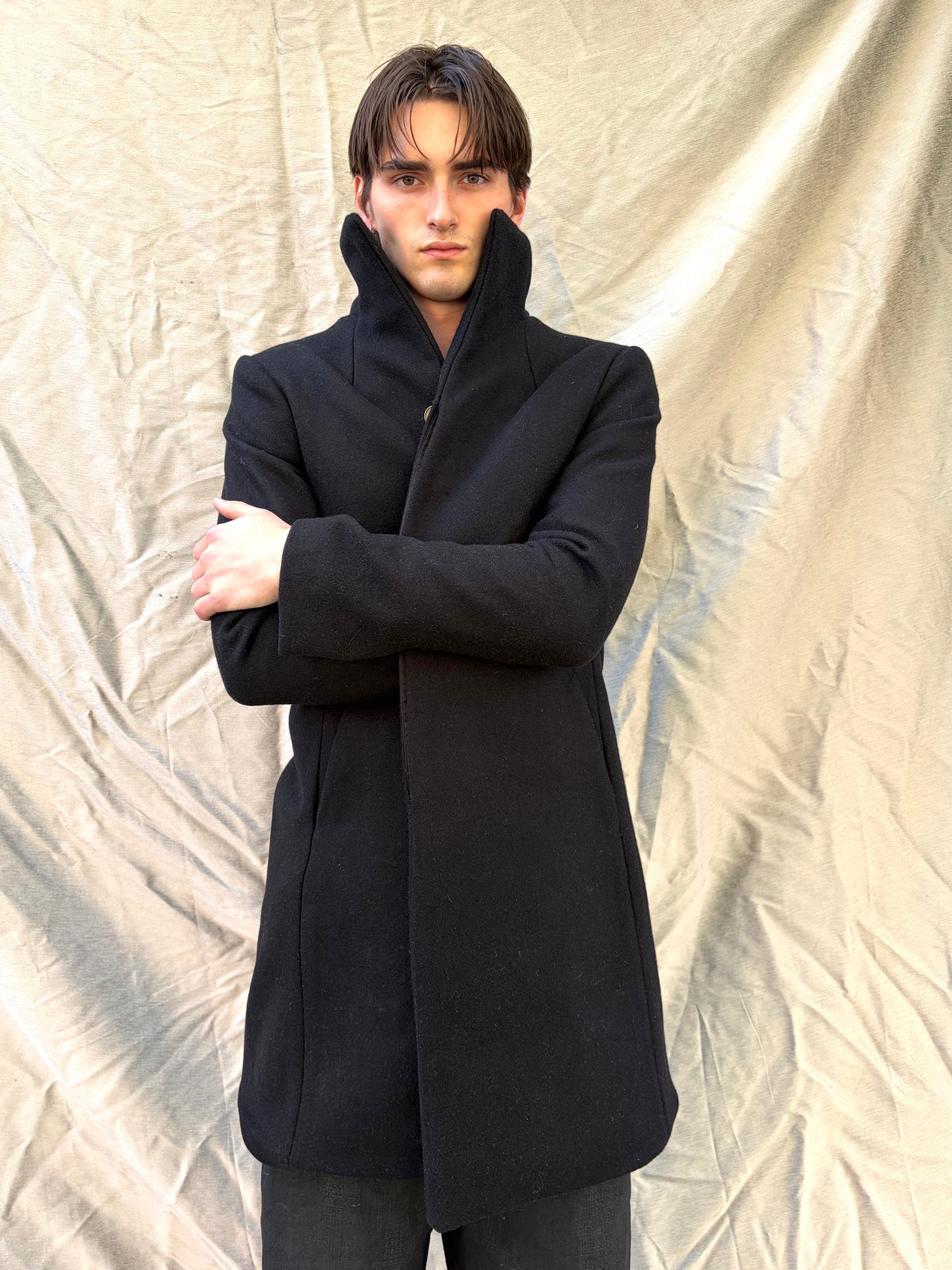 FW25 || RAZOR || 100% WOOL || BLACK