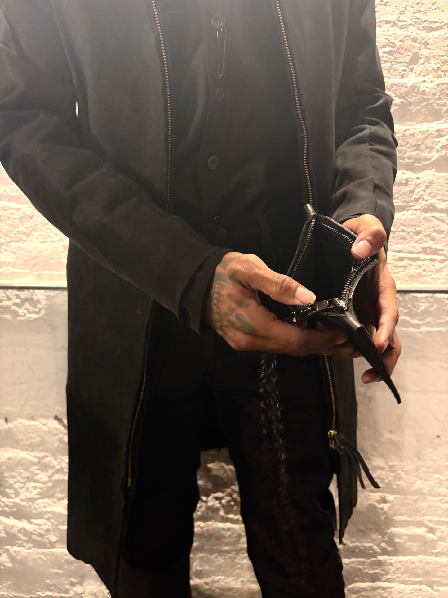 FW25 || ZB BLACK JACK + HOOK WALLET - BLACK || COWHIDE