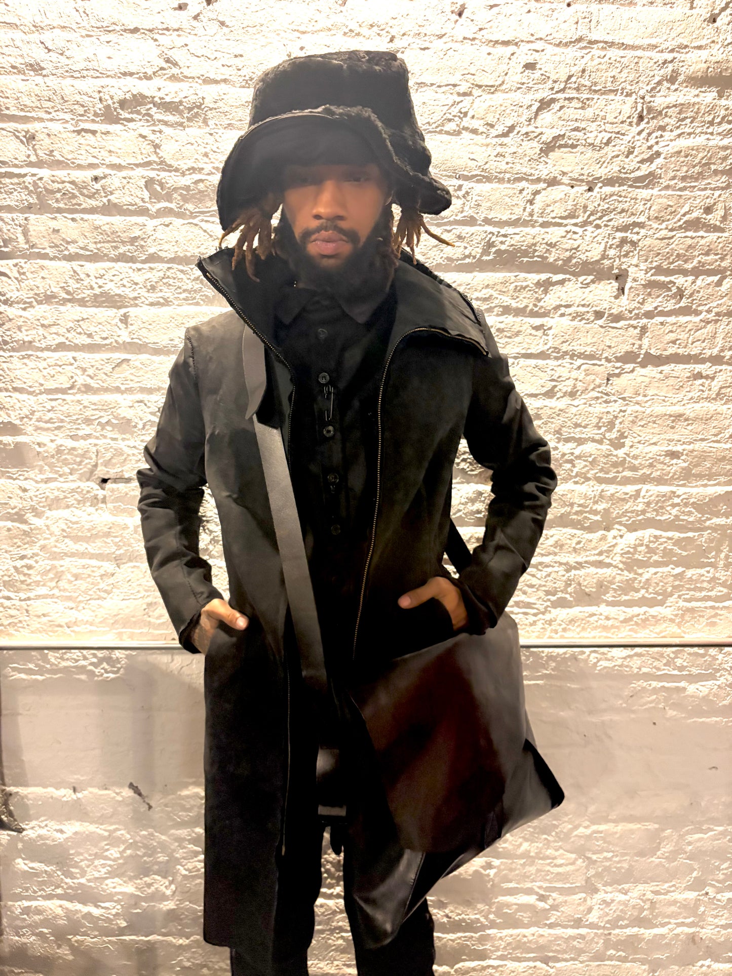 FW25 || POLIS - CLASSIC  || BLACK || HORSEHIDE