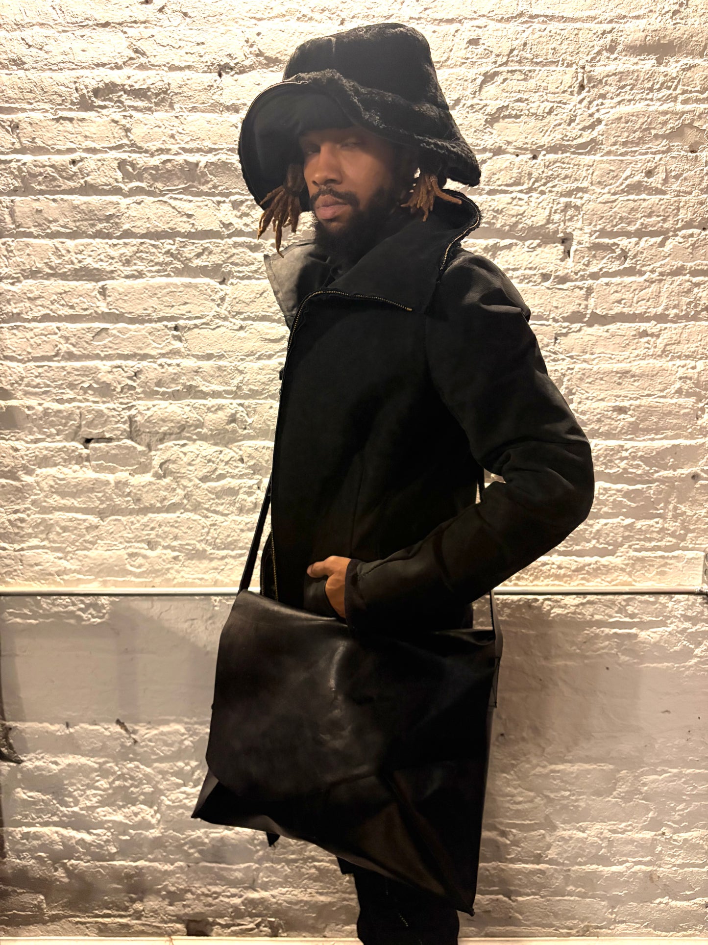 FW25 || POLIS - CLASSIC  || BLACK || HORSEHIDE