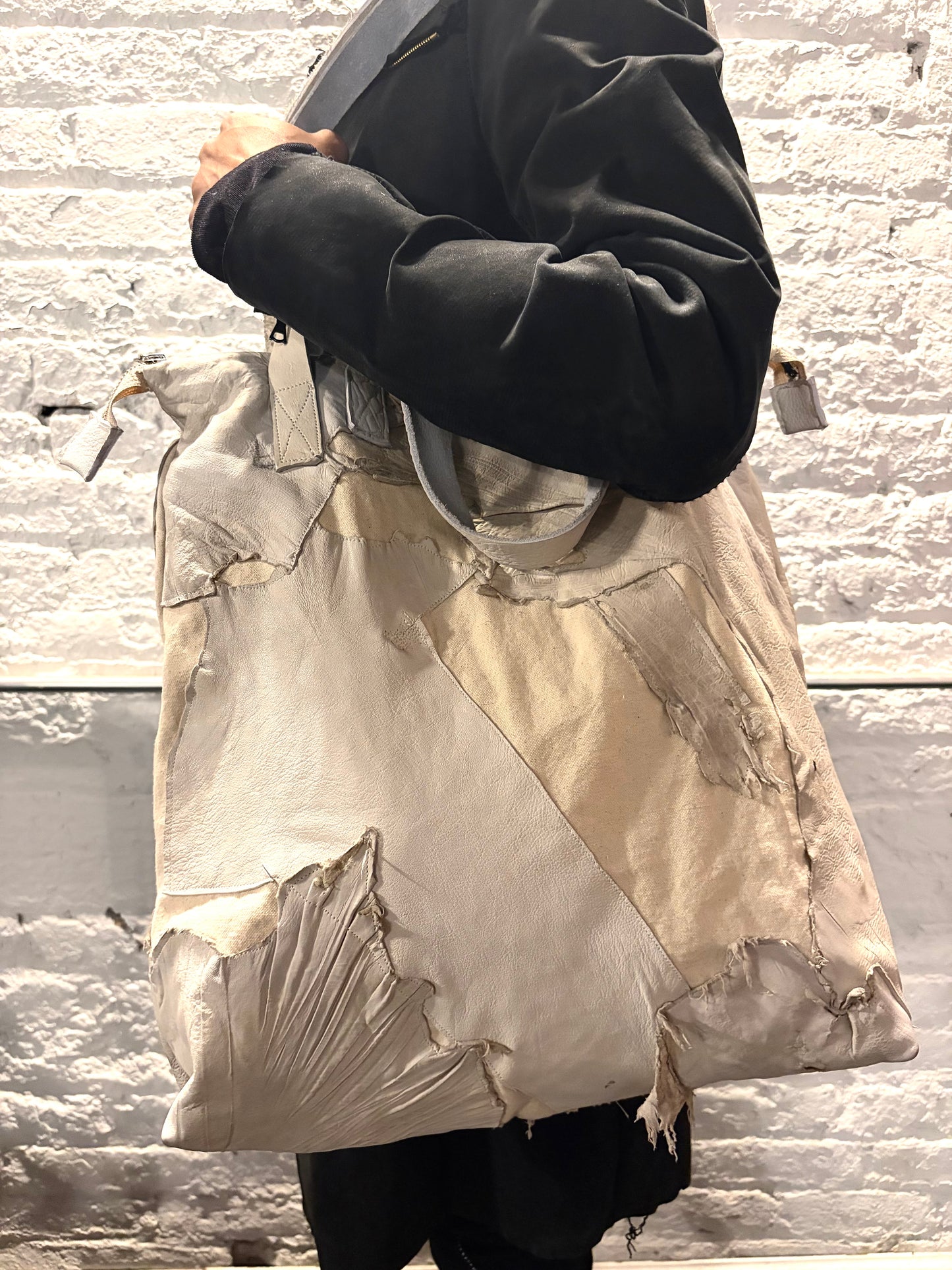 FW25 || BROOKLYNITE TOTE || WHITE || MOONSTAR + BISON