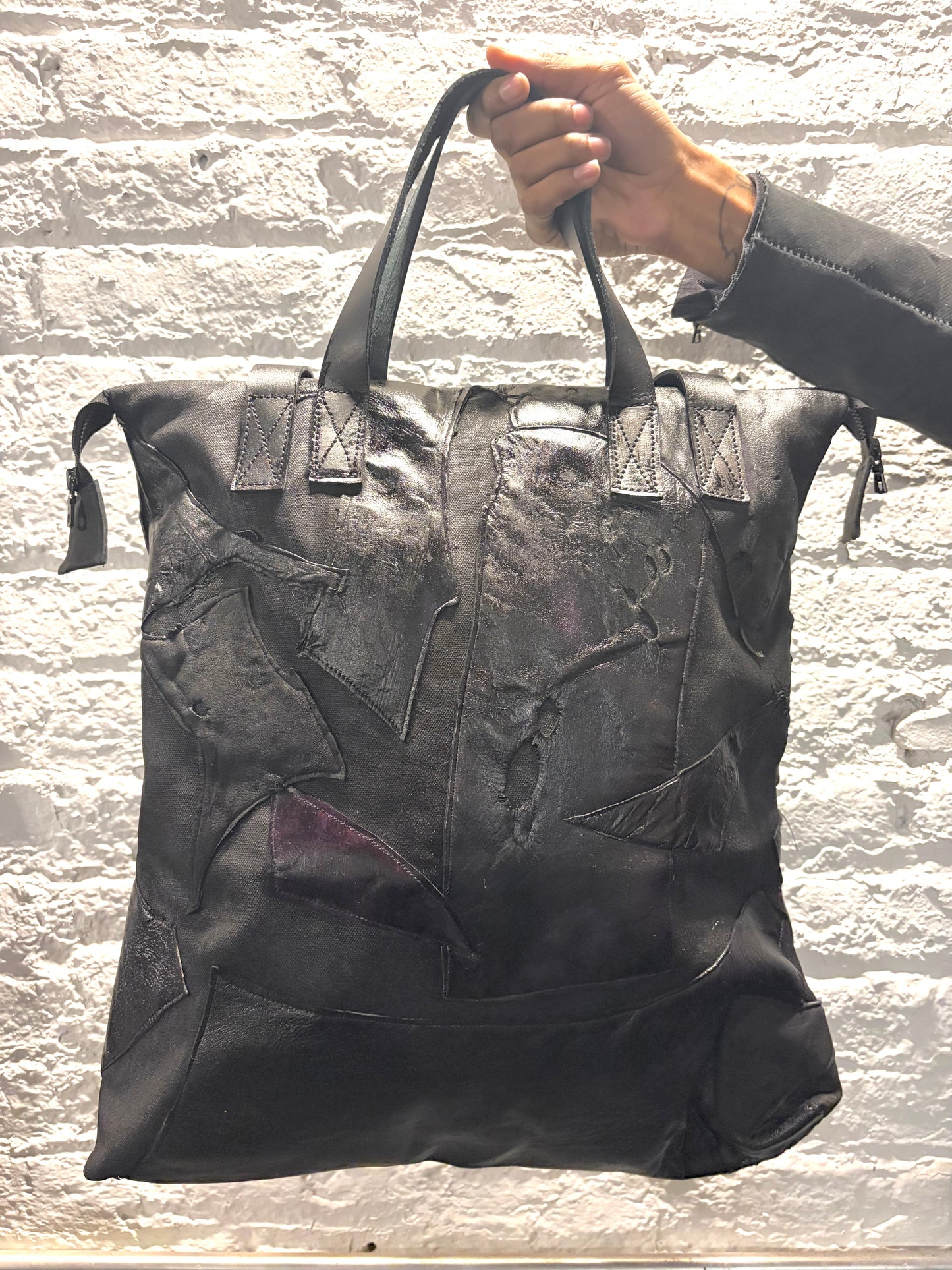 FW25 || BROOKLYNITE TOTE  || BLACK || MOONSTAR