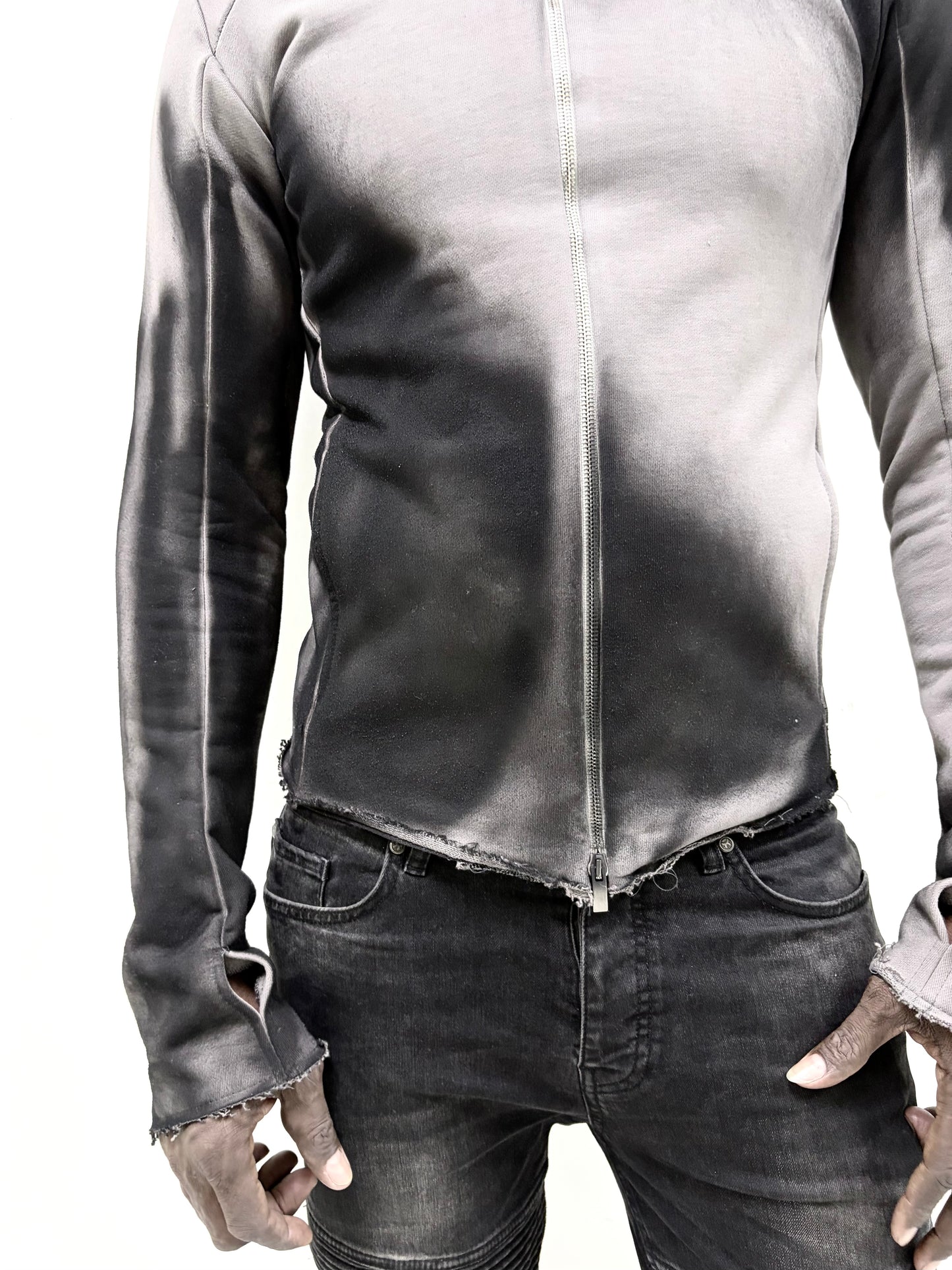 FW25 || HENRIKSSON HOODED TOP || GRADIENT GREY-BLACK || COTTON