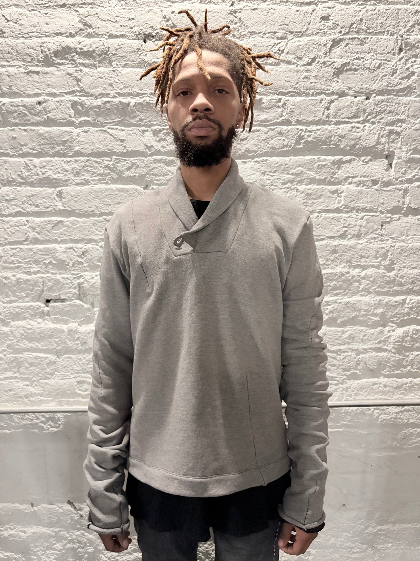 FW25|| OVERLOCKED "WALMS" COLLAR SWEATER  ||  GREY