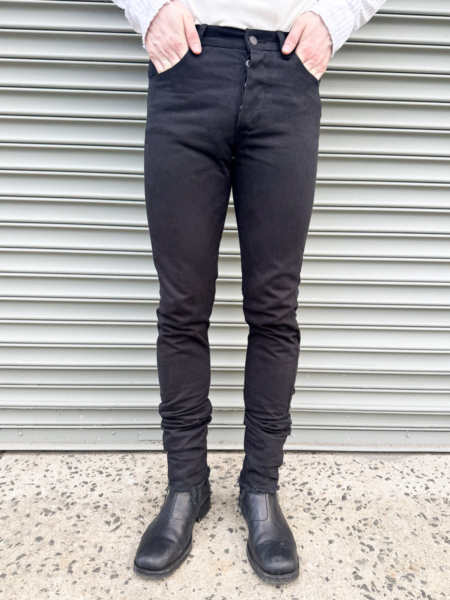 SS24 || KNG13 SLIM JEANS || OD BLACK