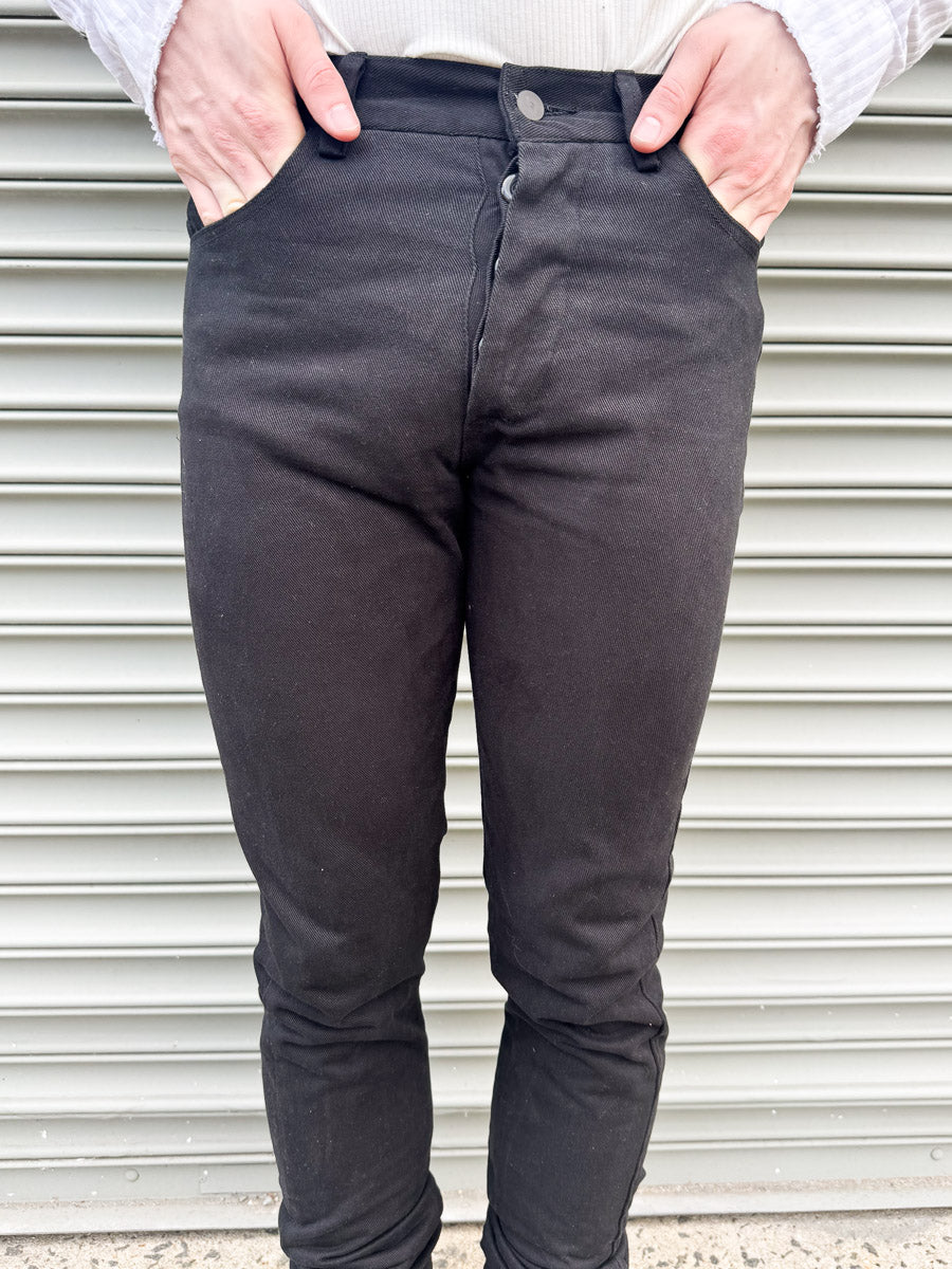 SS24 || KNG13 SLIM JEANS || OD BLACK