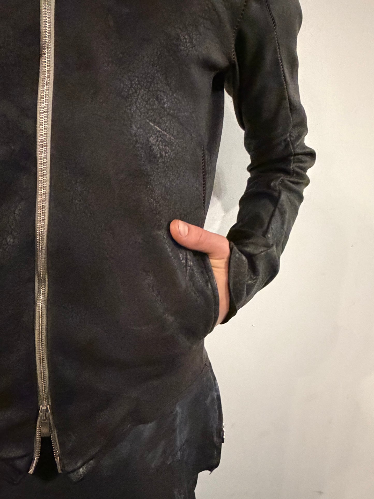 SS26 || OVERDYED ARC JACKET || BLACK || BISON LEATHER