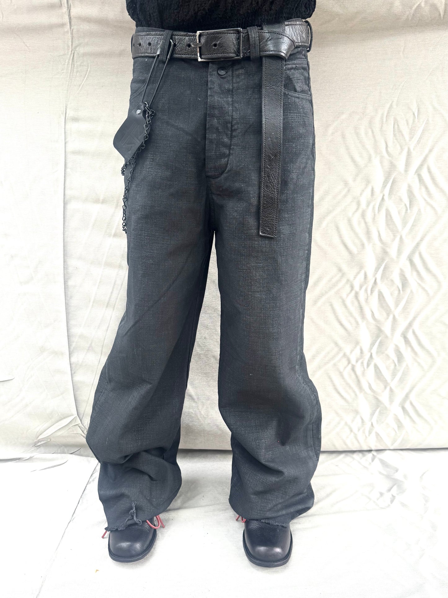 FW26 || GODDE - JEANS ||BLACK || VOLCANIC SULPHUR COATED LINEN