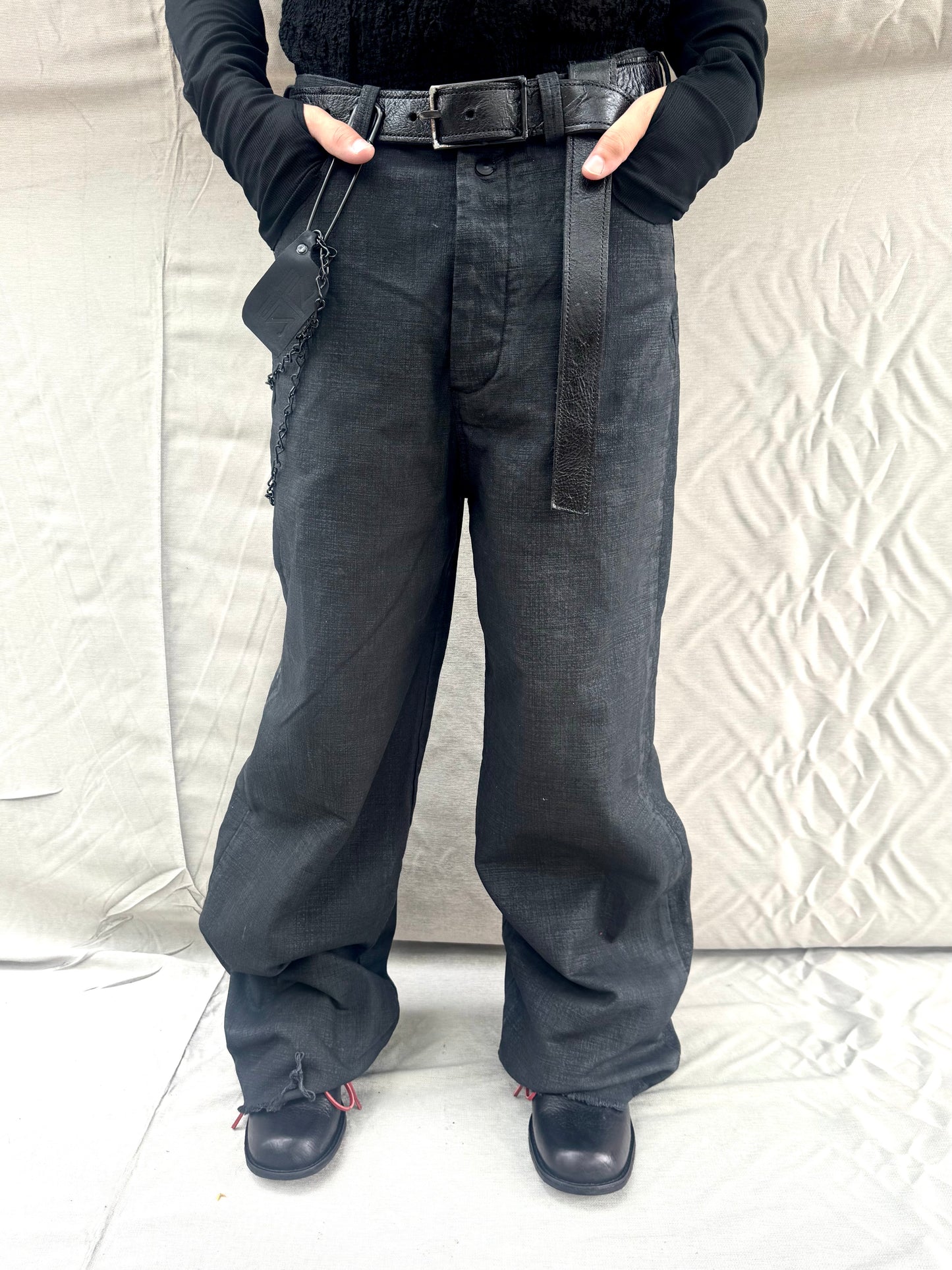 FW26 || GODDE - JEANS ||BLACK || VOLCANIC SULPHUR COATED LINEN