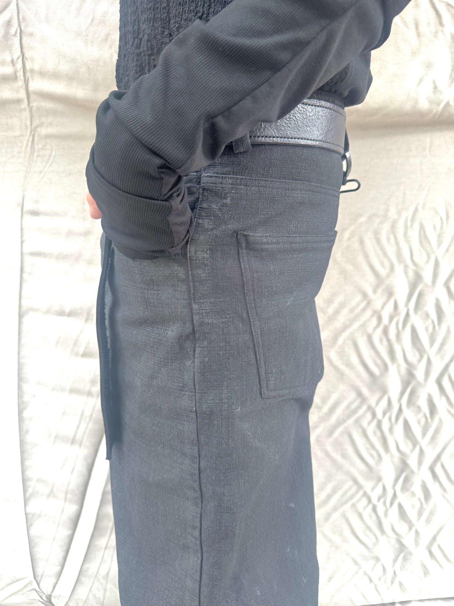 FW26 || GODDE - JEANS ||BLACK || VOLCANIC SULPHUR COATED LINEN