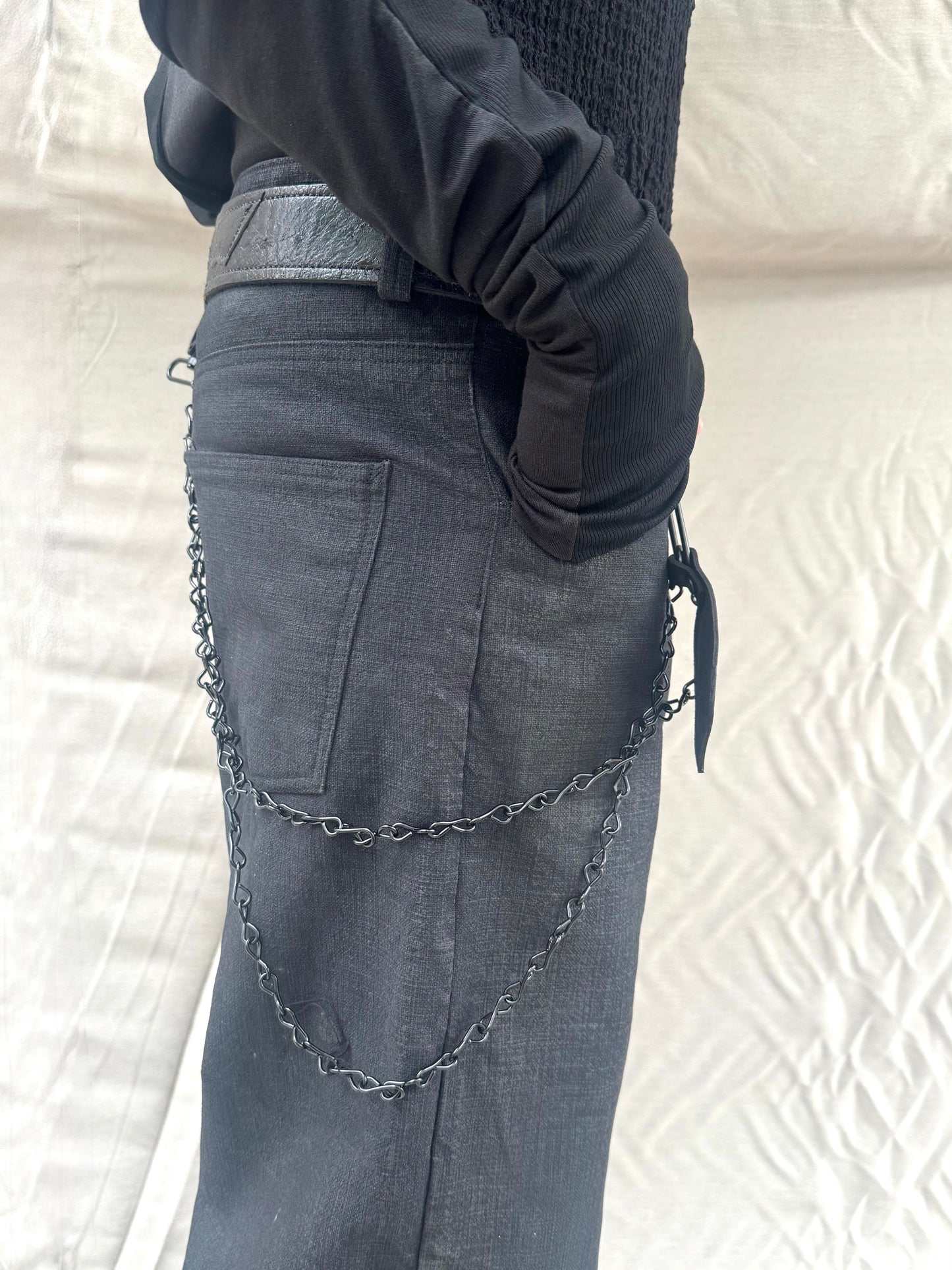 FW26 || GODDE - JEANS ||BLACK || VOLCANIC SULPHUR COATED LINEN