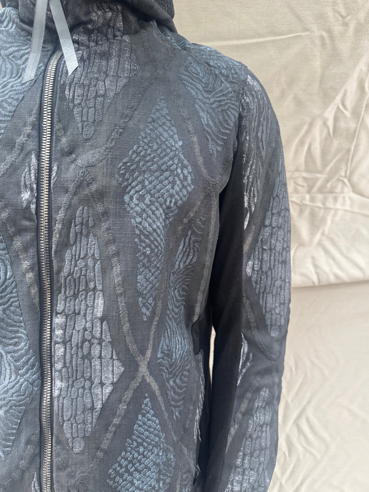 FW26  ||  HENRIKSSON | Z POCKED EMBROIDERED || COATED VOLCANIC SULPHUR