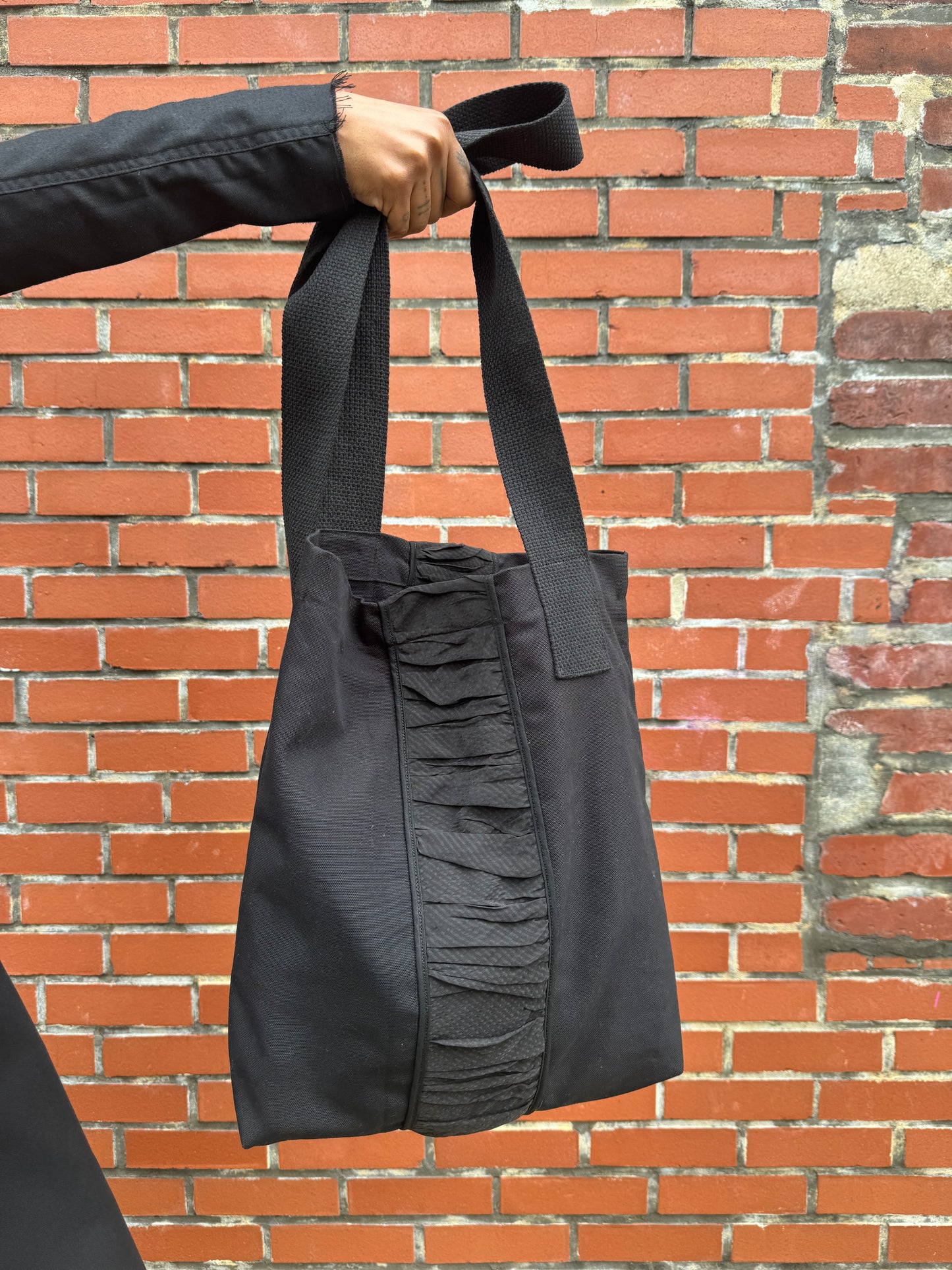 SS24 || RUCHED SILK TIE STRAP TOTE || BLACK