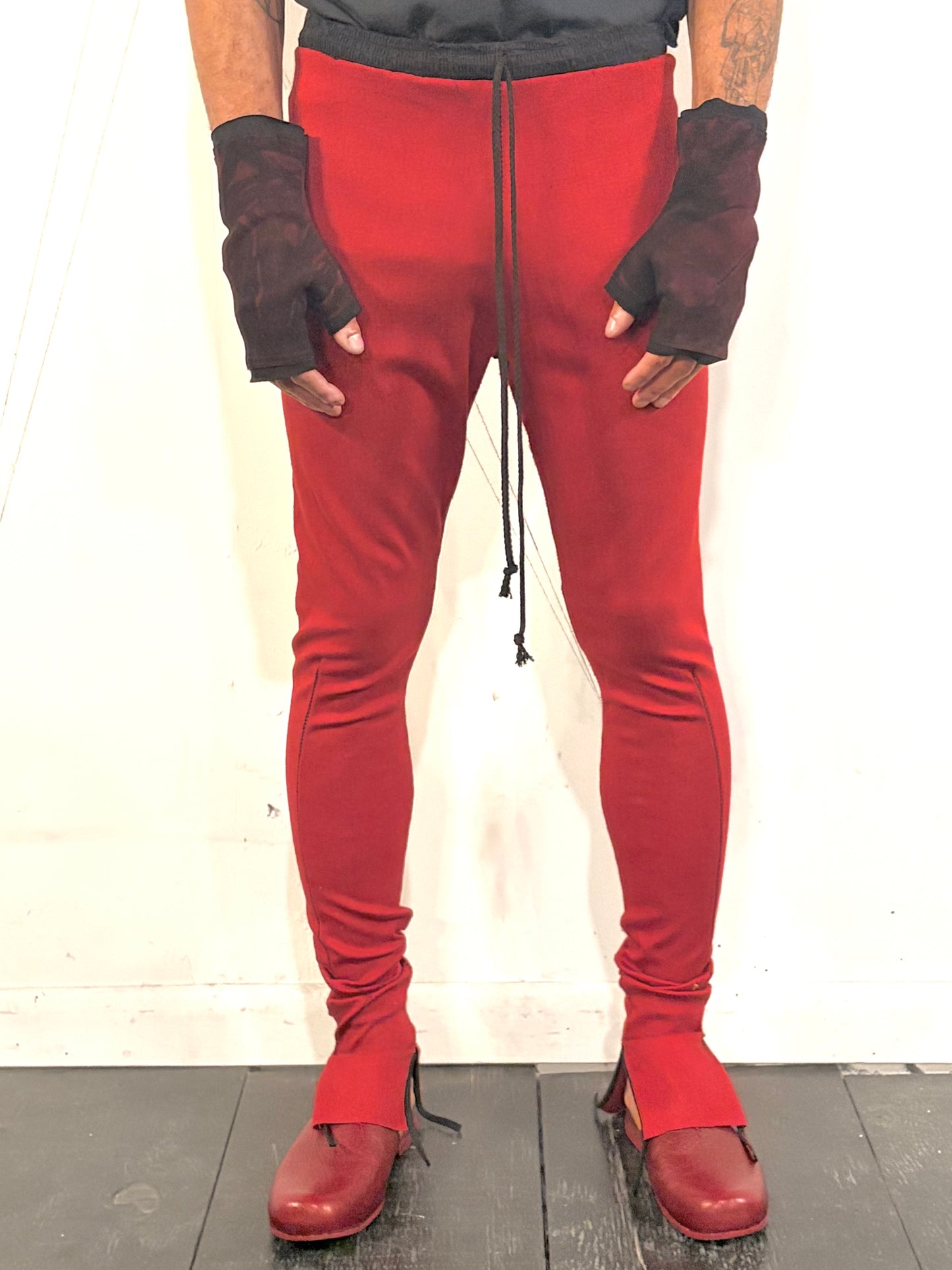 SS26 ||  LAYERING  LEGGINGS || RED STRETCH