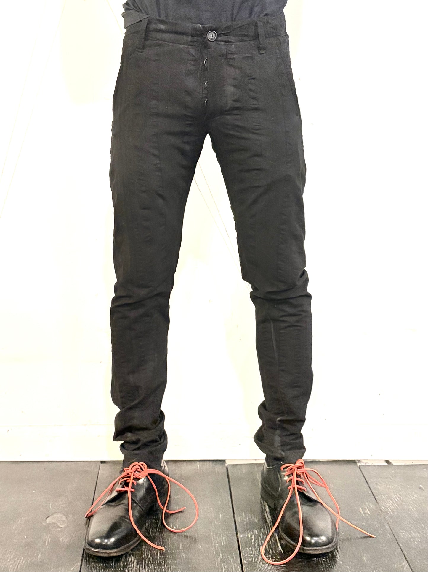 SS26 || MINIMALIST SLIM PANTS - SEERSUCKER