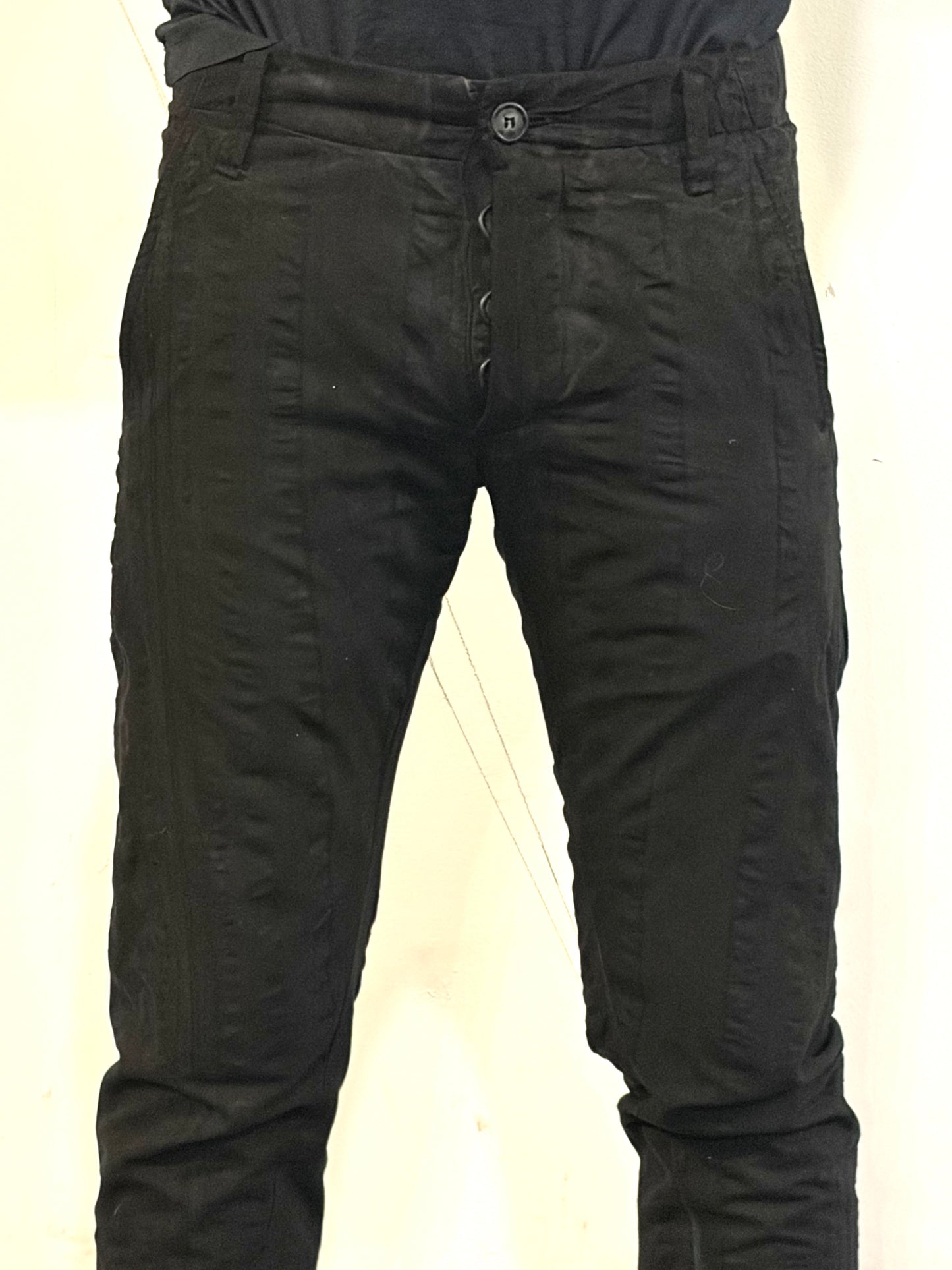 SS26 || MINIMALIST SLIM PANTS - SEERSUCKER