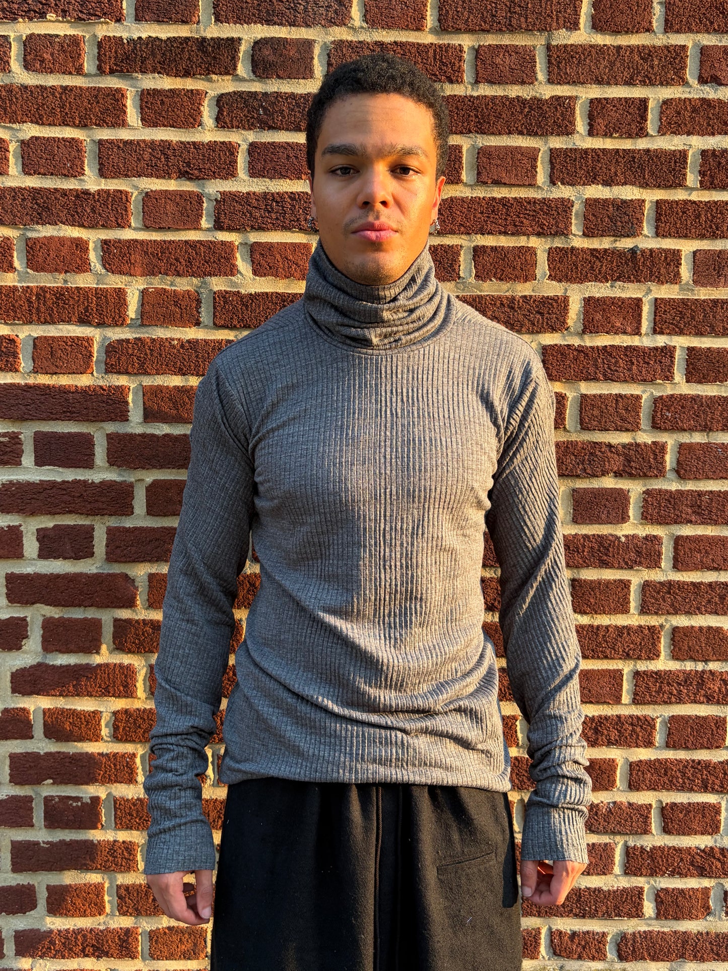 ZBT JAMAICA || HIGH NECK FAULTED SHOULDER LONG SLEEVE || RIBBED GREY