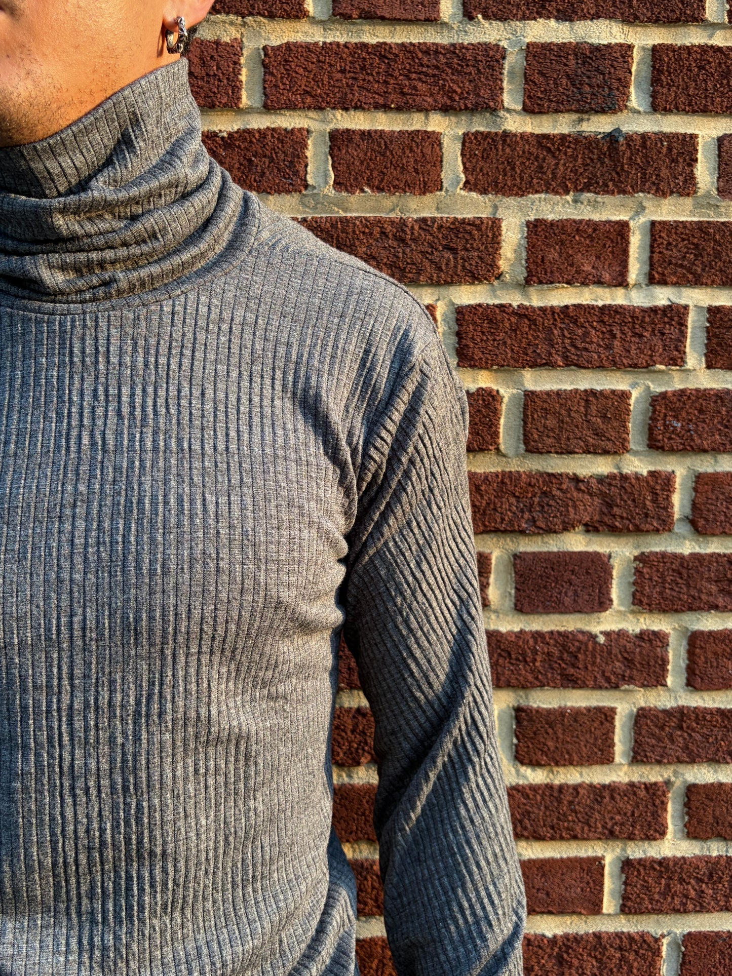 ZBT JAMAICA || HIGH NECK FAULTED SHOULDER LONG SLEEVE || RIBBED GREY