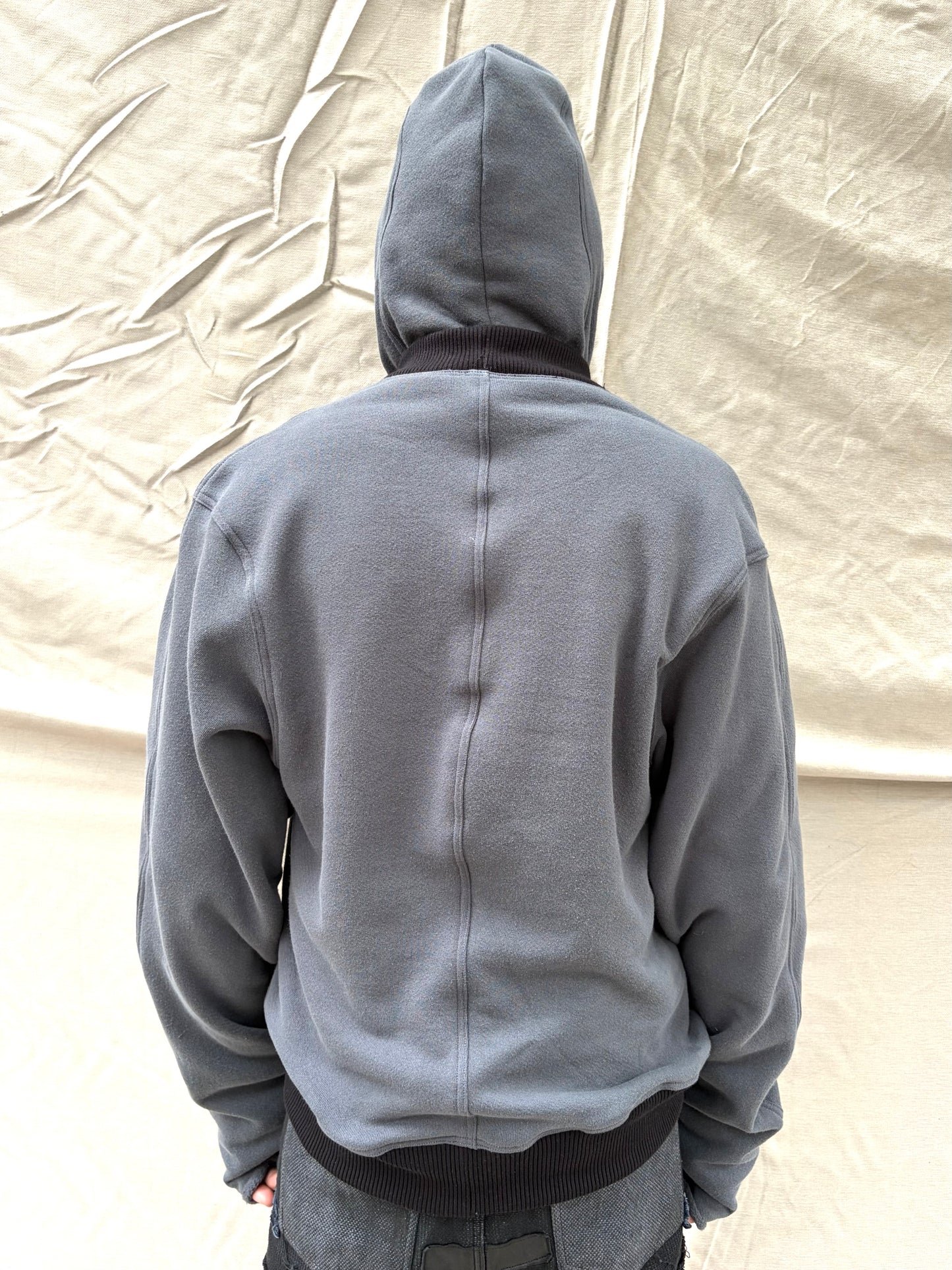 FW26 || FAULTED SHOULDER - DOUBLE STITCHED HOODIE ||GREY COTTON