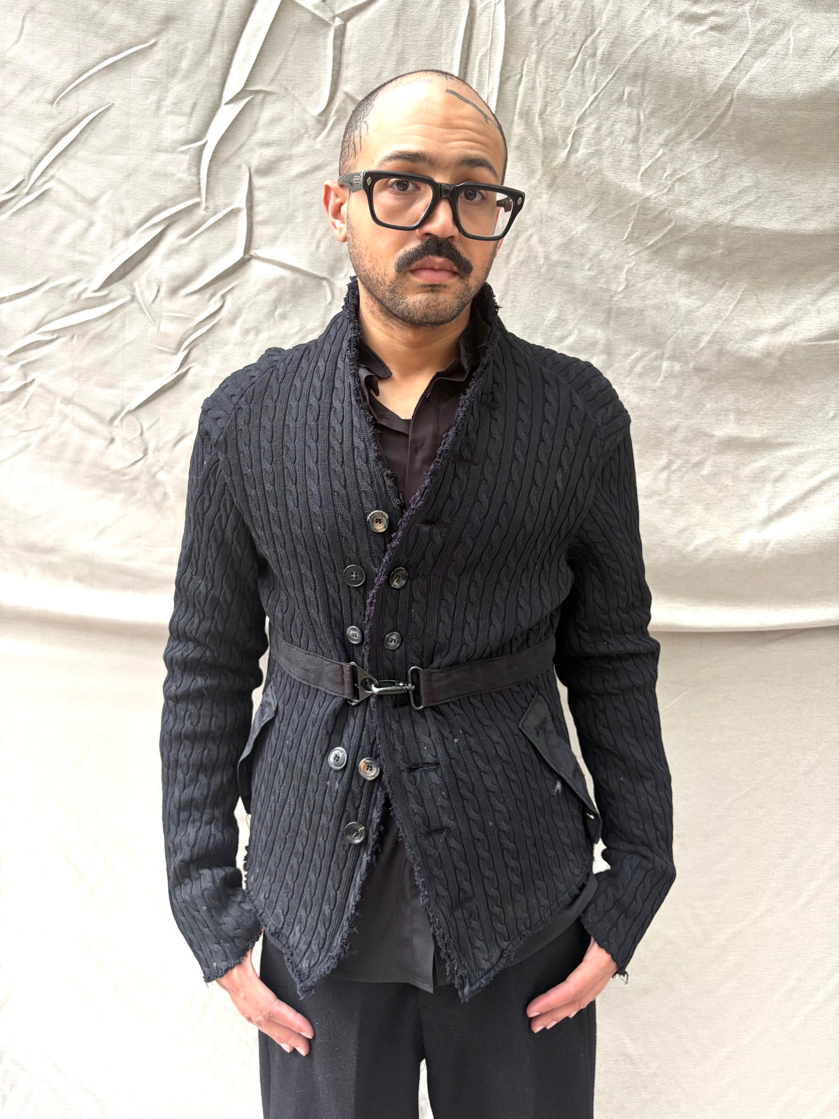 HW26 || PROTLOGISCHER ARCHETYP KURZE STRICKJACKE || VULKANISCHER SCHWEFELBESCHICHTETER ZOPFSTRICK