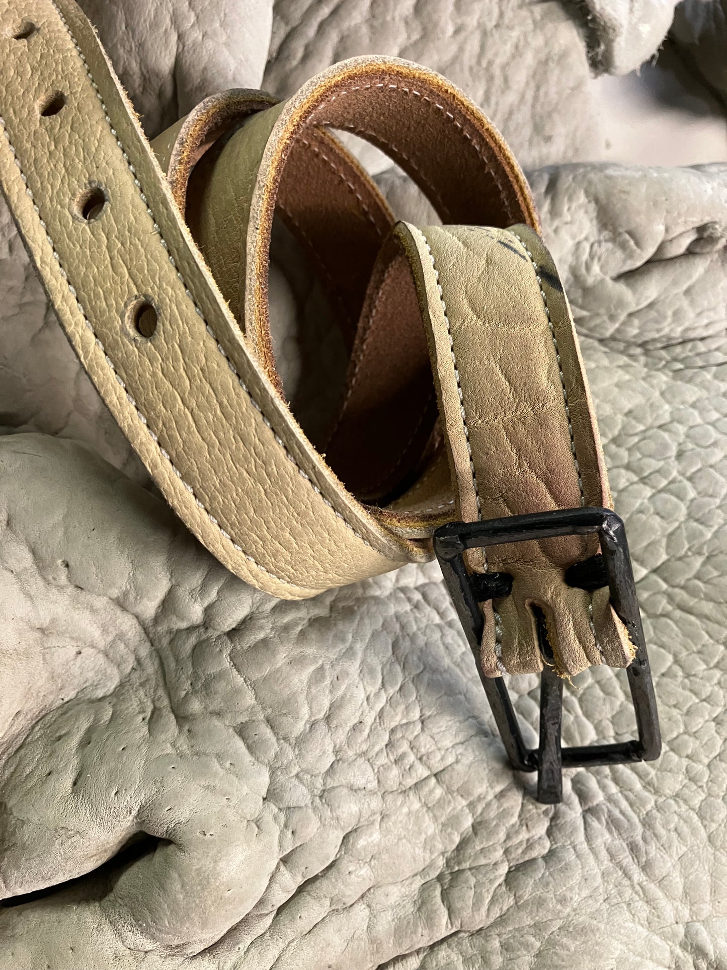FW25 || KGN 13 1" BELT || ECRU - BISON