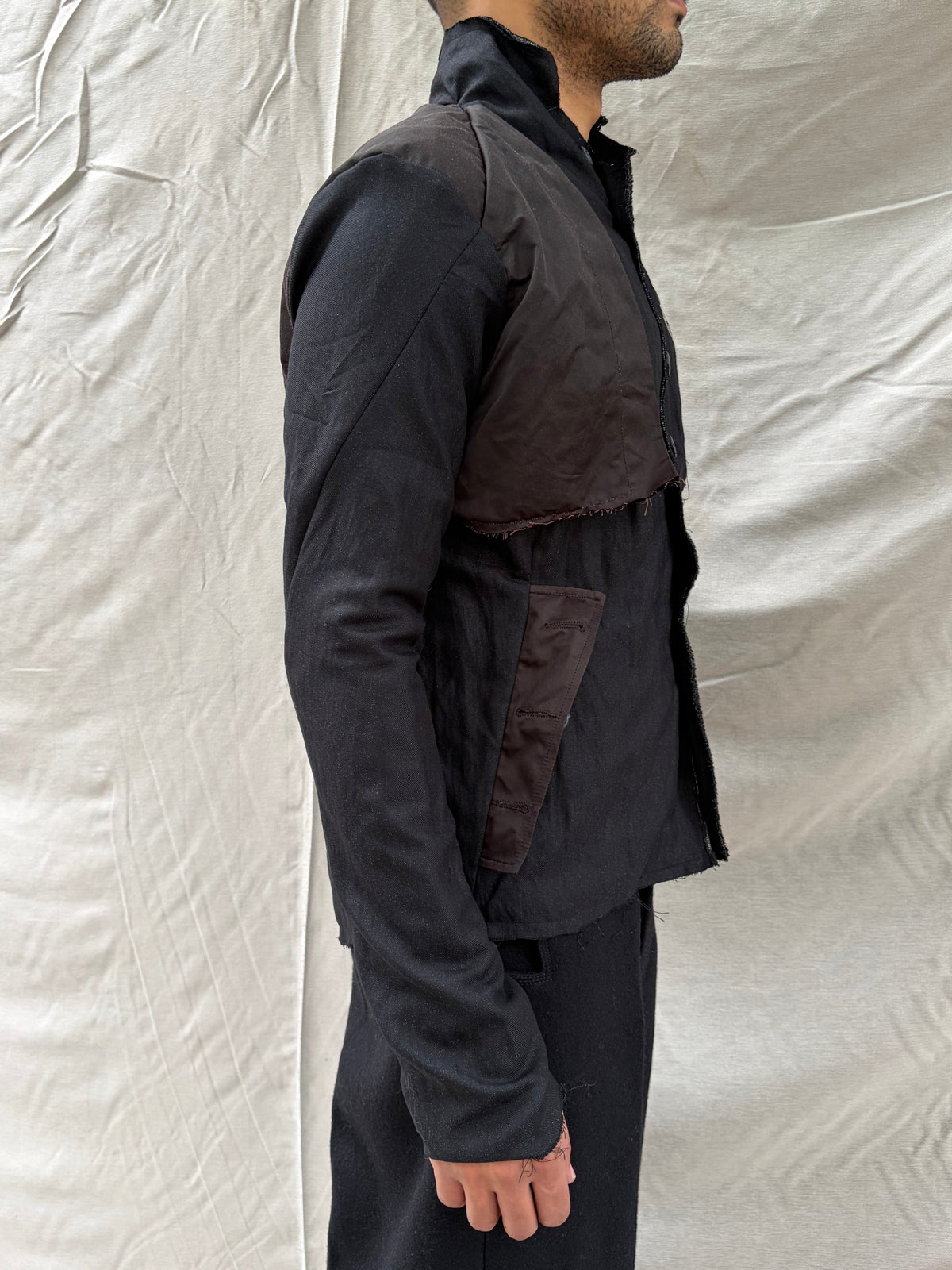 HW26 || PROTLOGICAL ARCHETYPE CAPE HEMD JACKE || SCHWARZ || WOLLE + SEIDE
