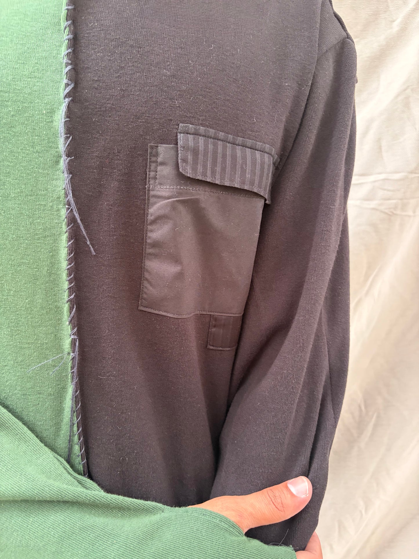 FW26 || .5 SCHULTER MIT RISS - |BOX| T-SHIRT - LANGARM || SCHWARZ + GRÜN