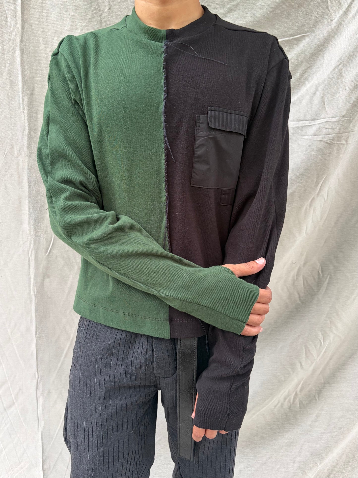 FW26 || .5 SCHULTER MIT RISS - |BOX| T-SHIRT - LANGARM || SCHWARZ + GRÜN