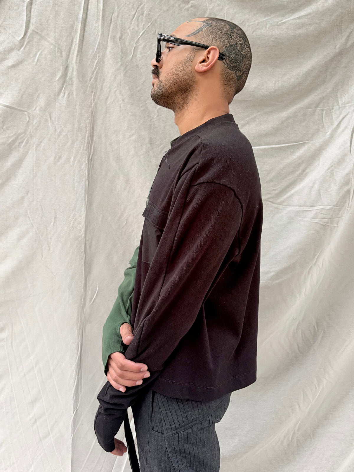FW26 || .5 SCHULTER MIT RISS - |BOX| T-SHIRT - LANGARM || SCHWARZ + GRÜN