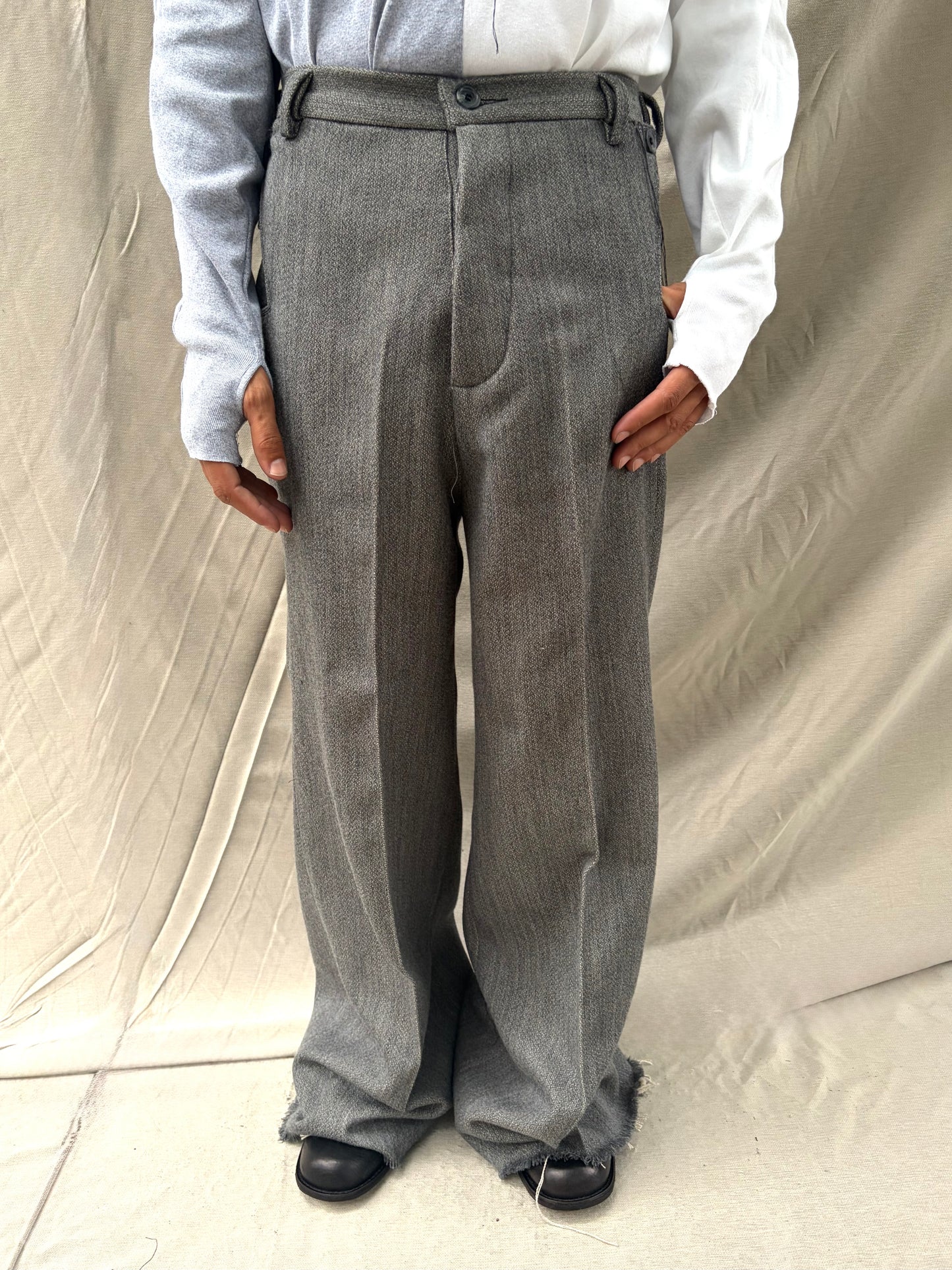 FW26 || Z POCKET EXPANDED GODDE  ||GREY WOOL + LINEN BLEND