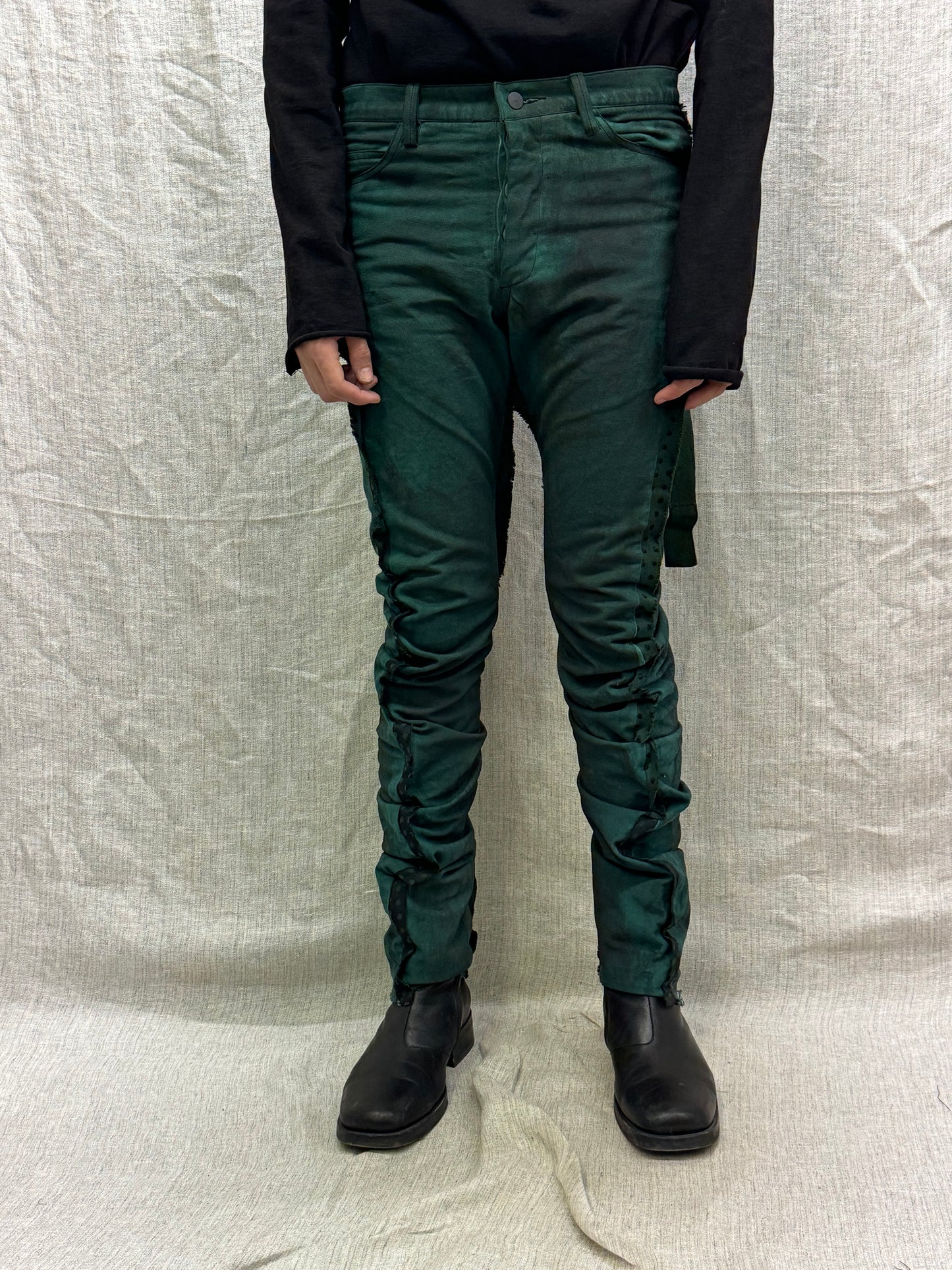 FW24 || SILK SEAMED DNA JEANS || GREEN